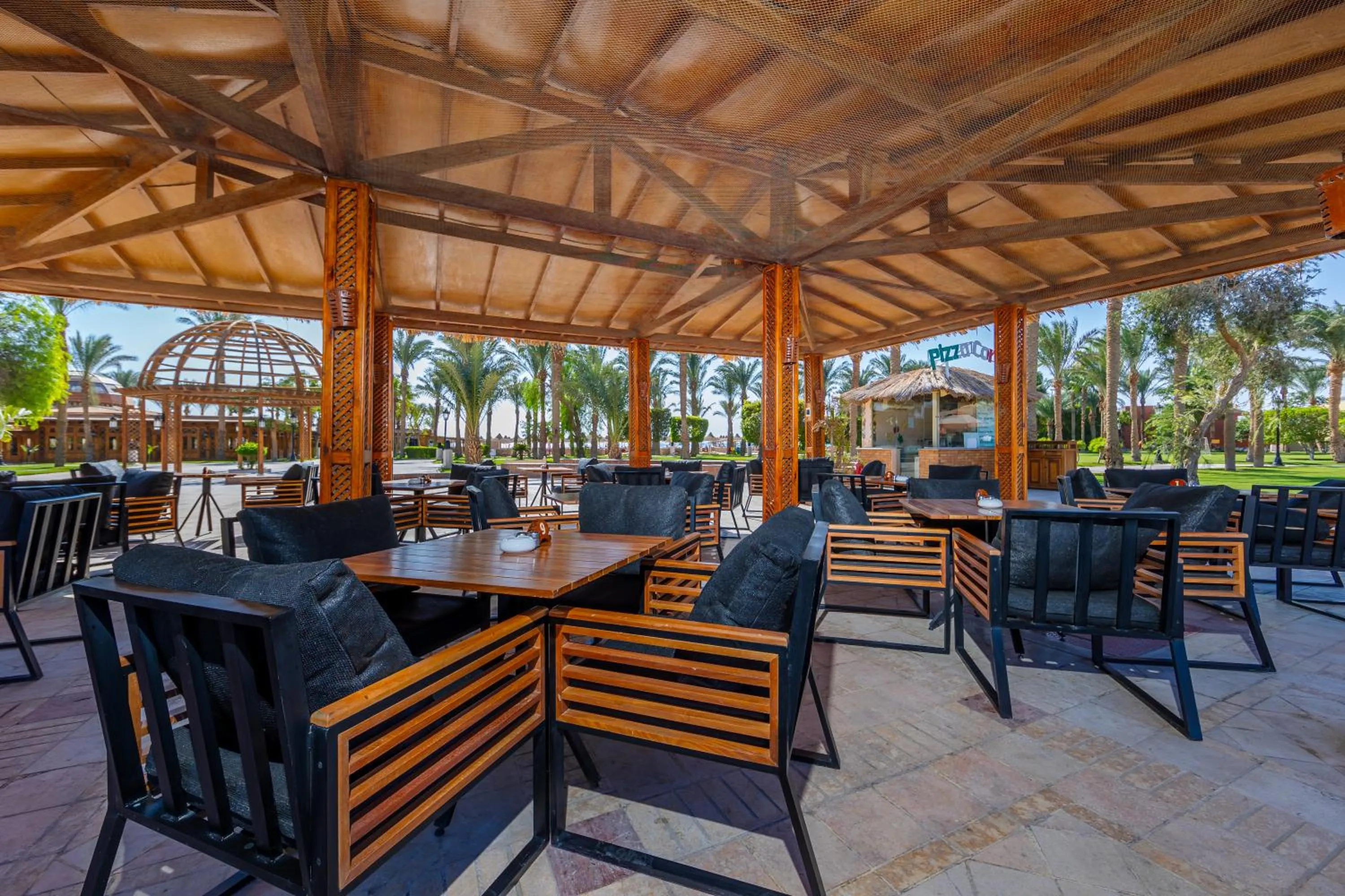 Restaurant/places to eat in Siva Grand Beach