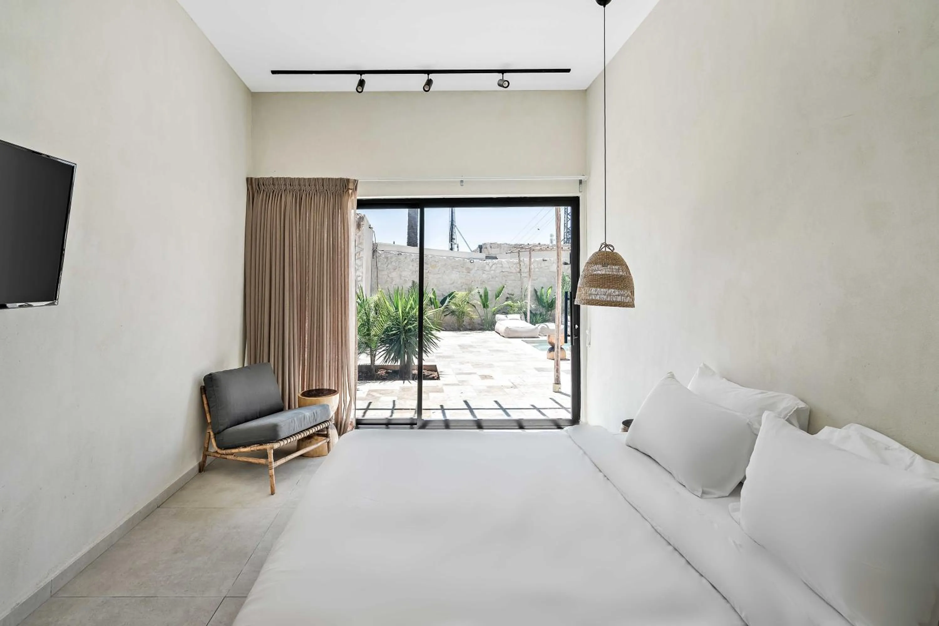 Photo of the whole room, Bed in Hotel Anilevich Mansion