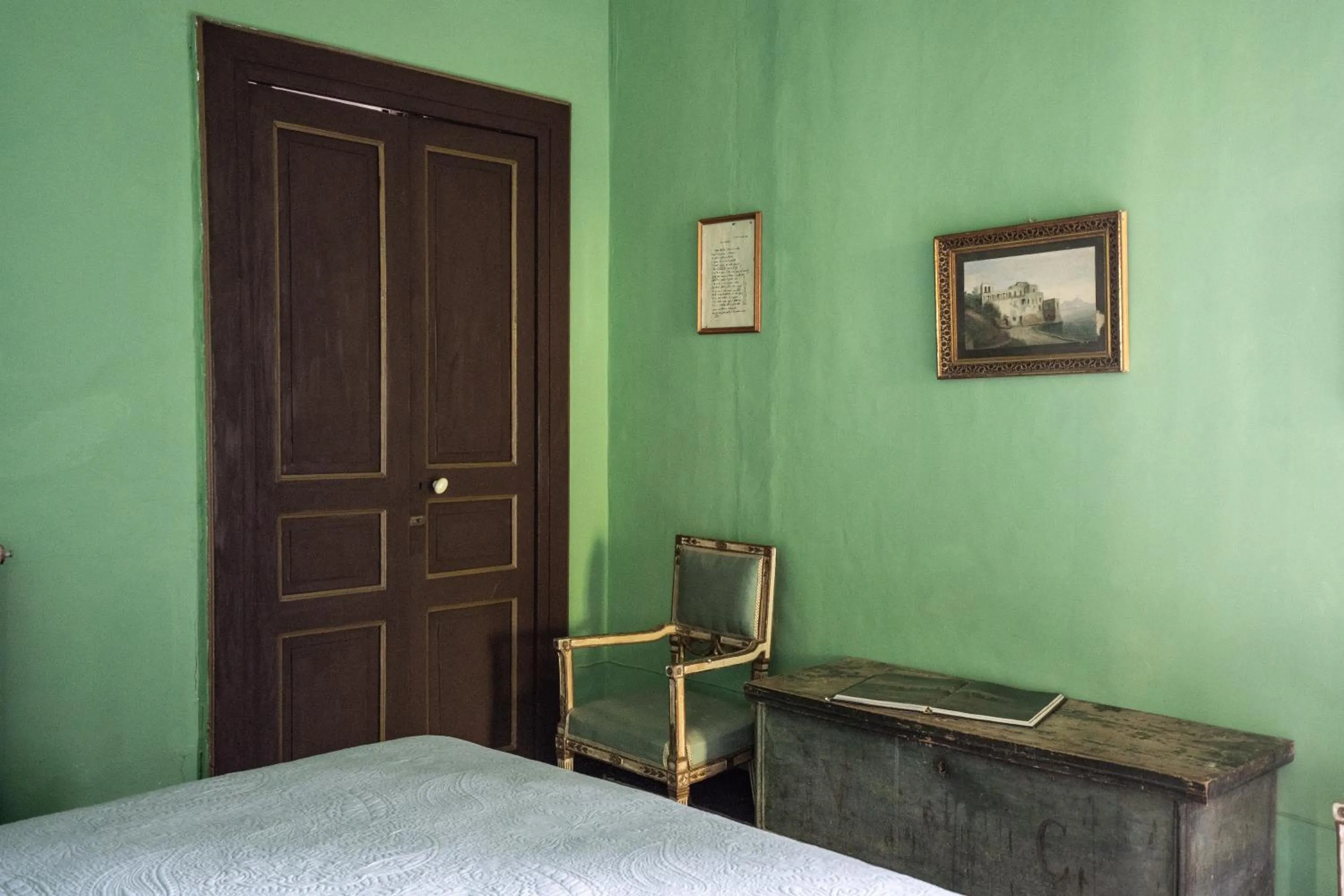 Decorative detail, Bed in Palazzo Mazziotti