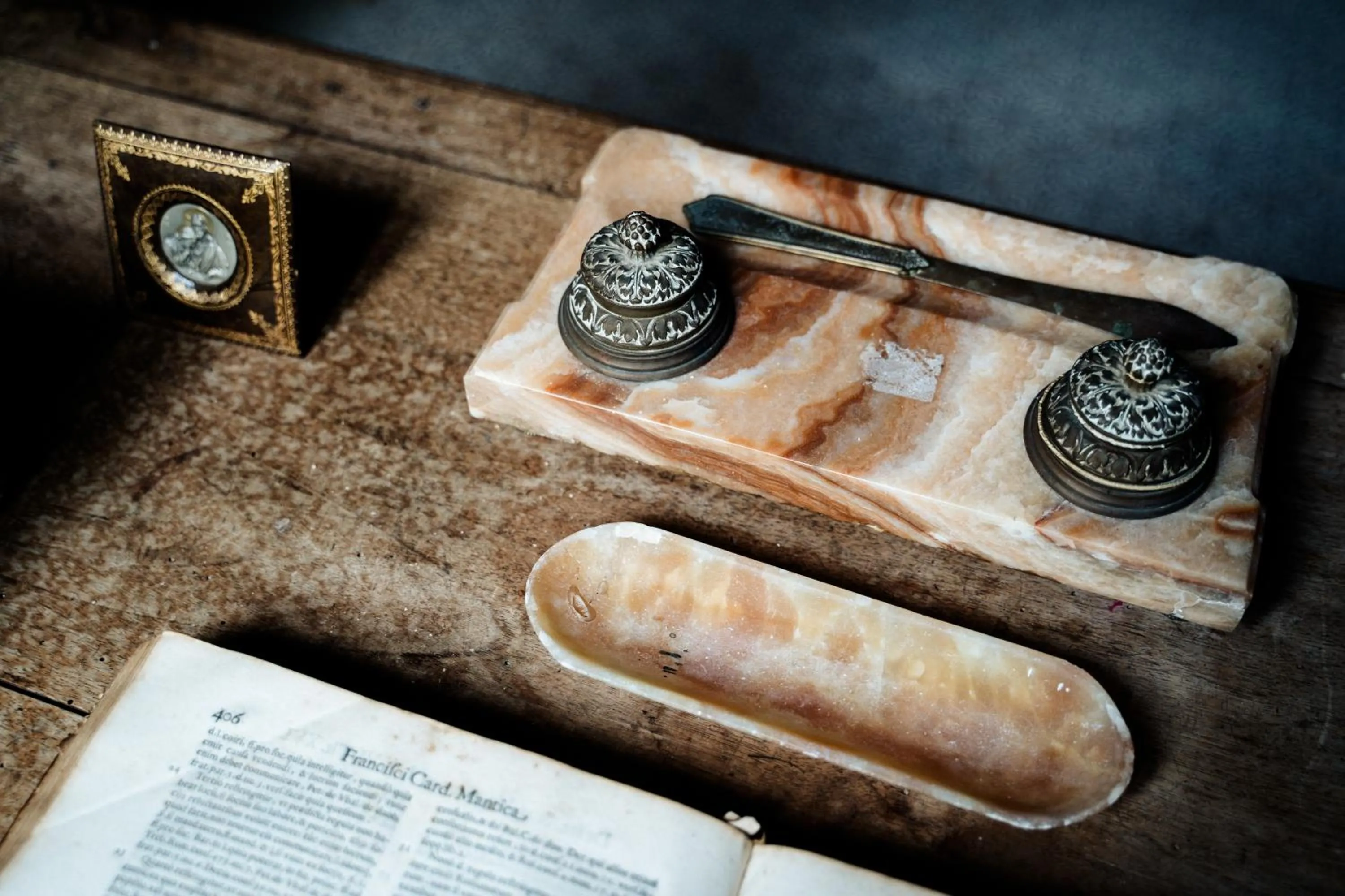 Decorative detail in Palazzo Mazziotti