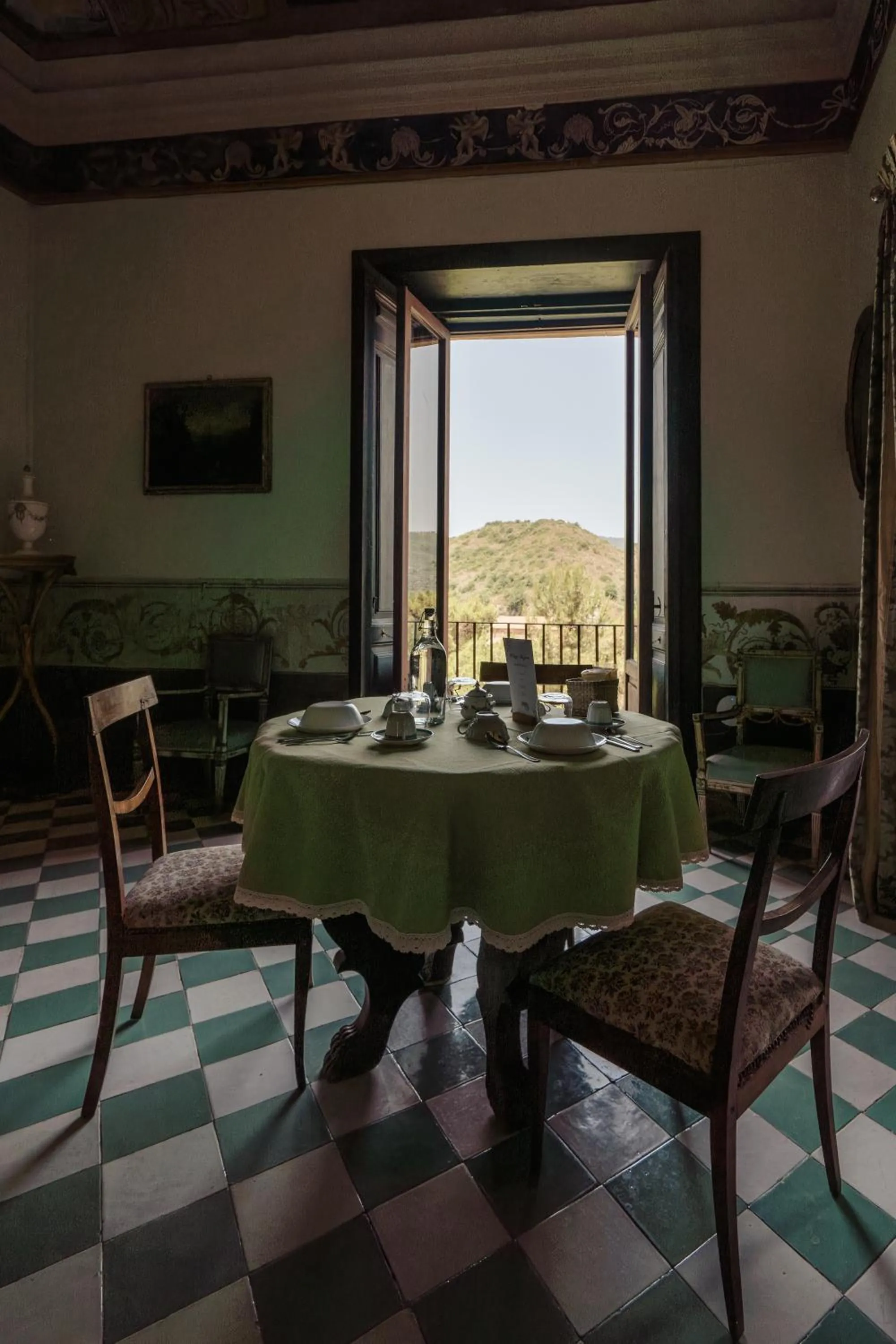 Dining area in Palazzo Mazziotti
