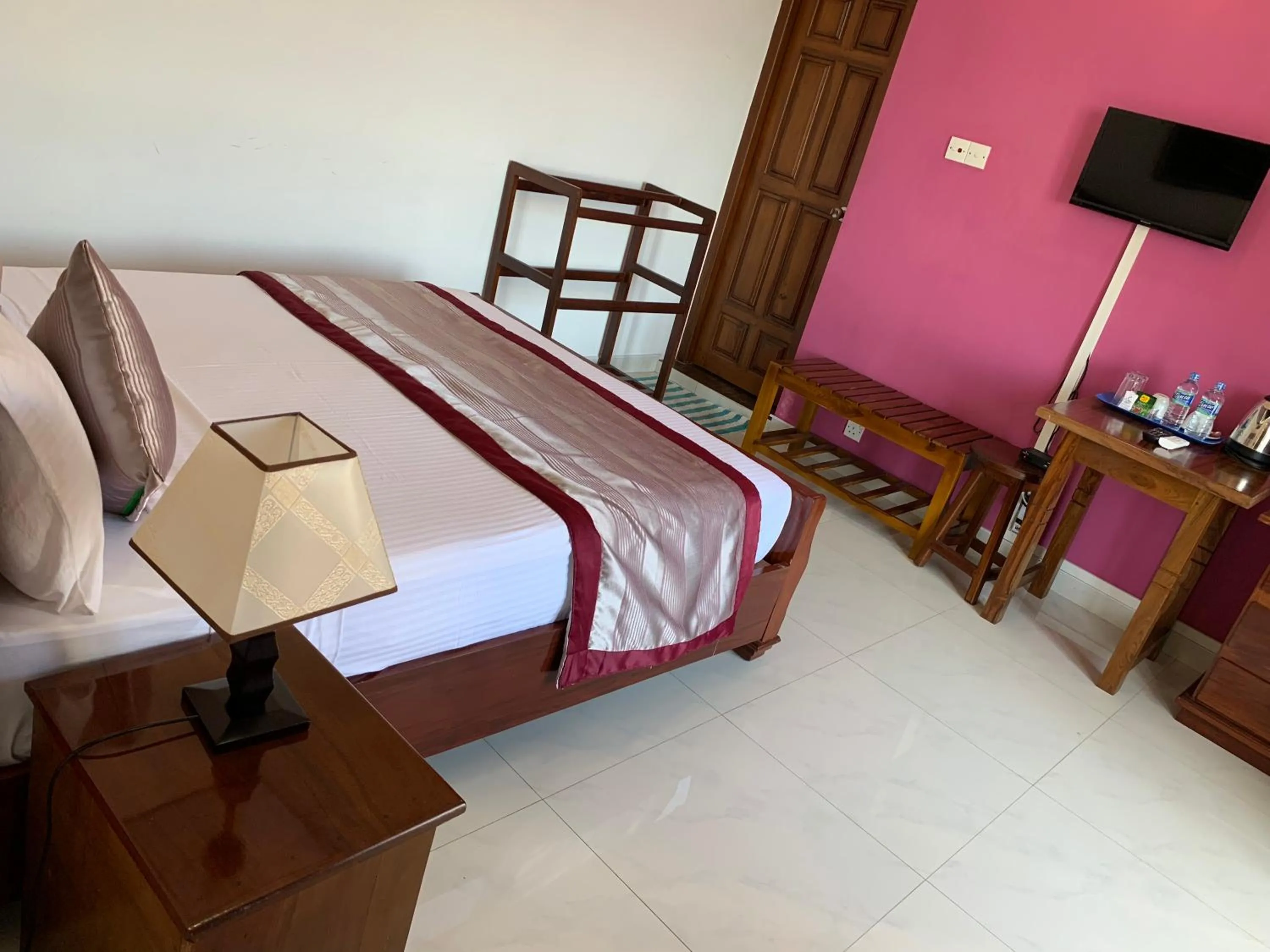 Bedroom, Bed in Serenity Hill Oasis