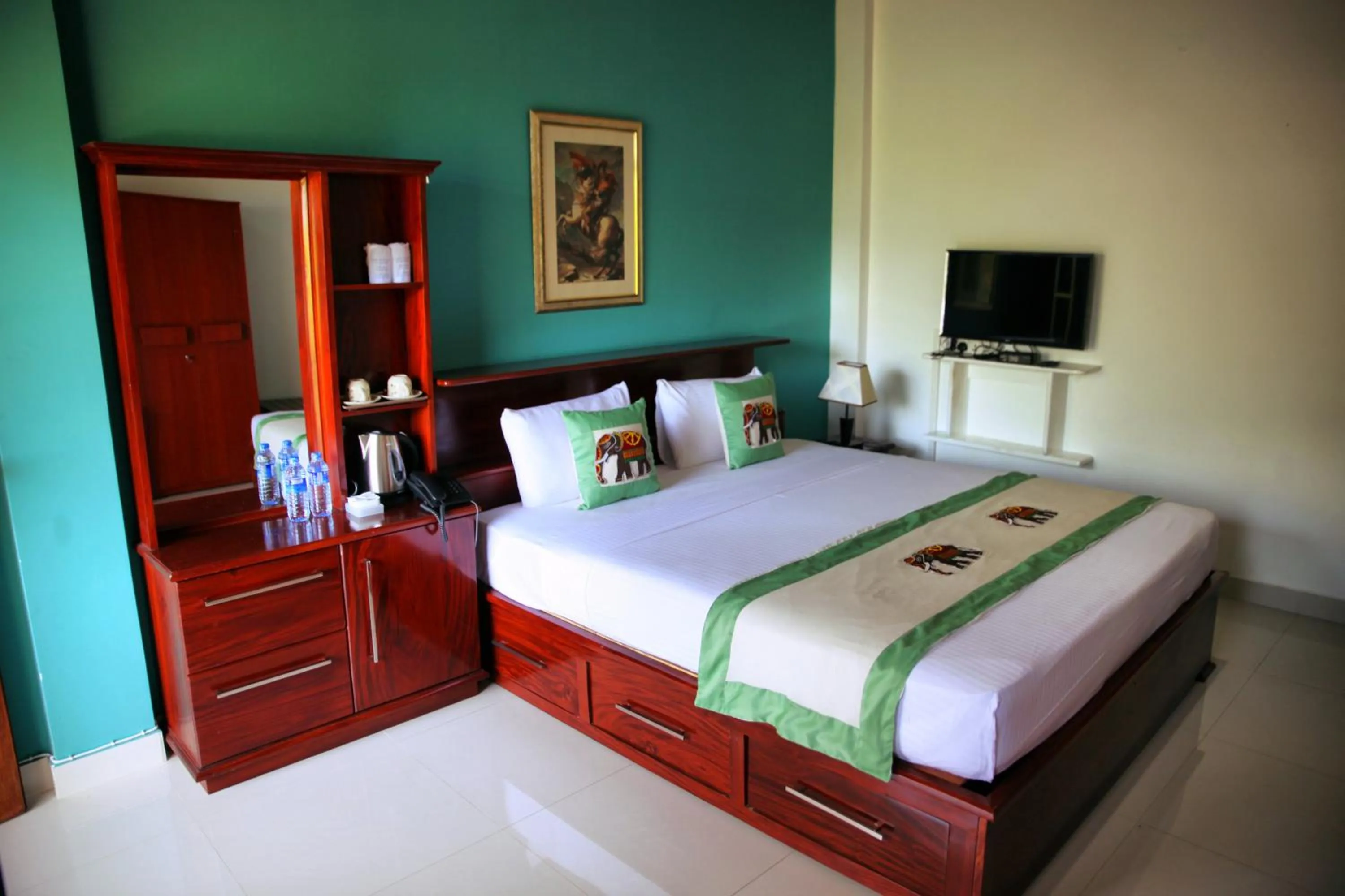Bedroom, Bed in Serenity Hill Oasis