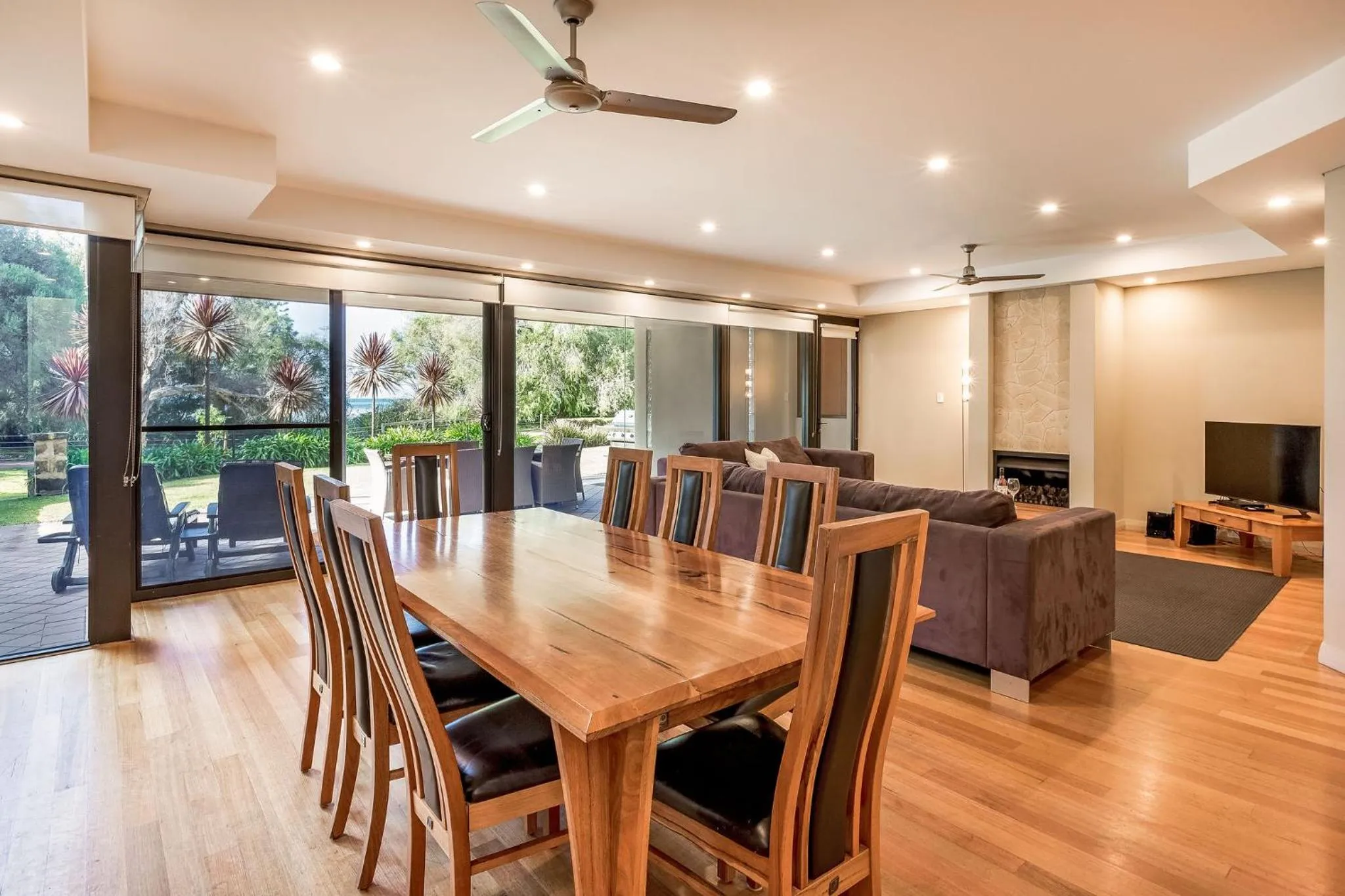 Dining area in Regency Beach Club