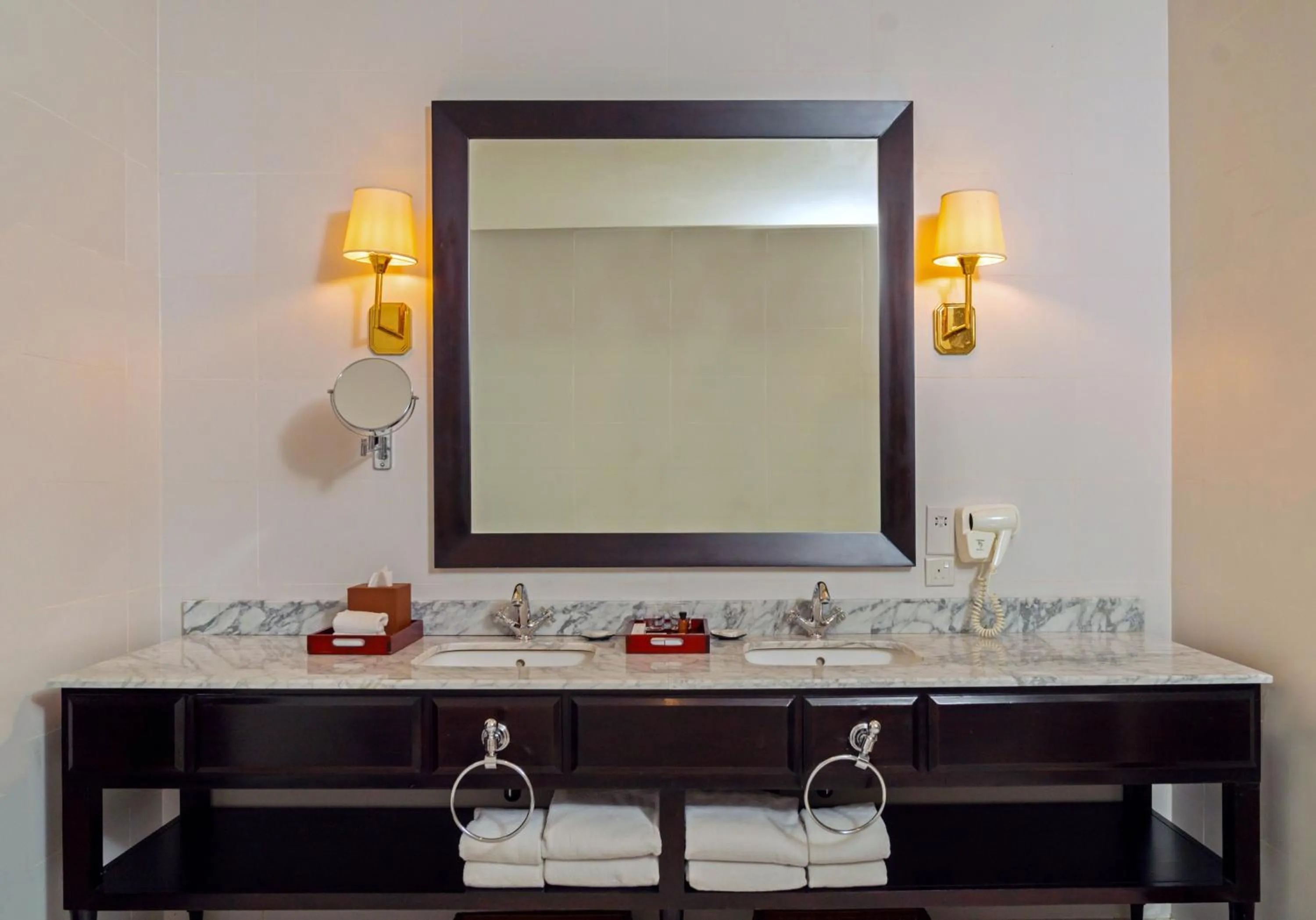 Bathroom in Galle Face Hotel