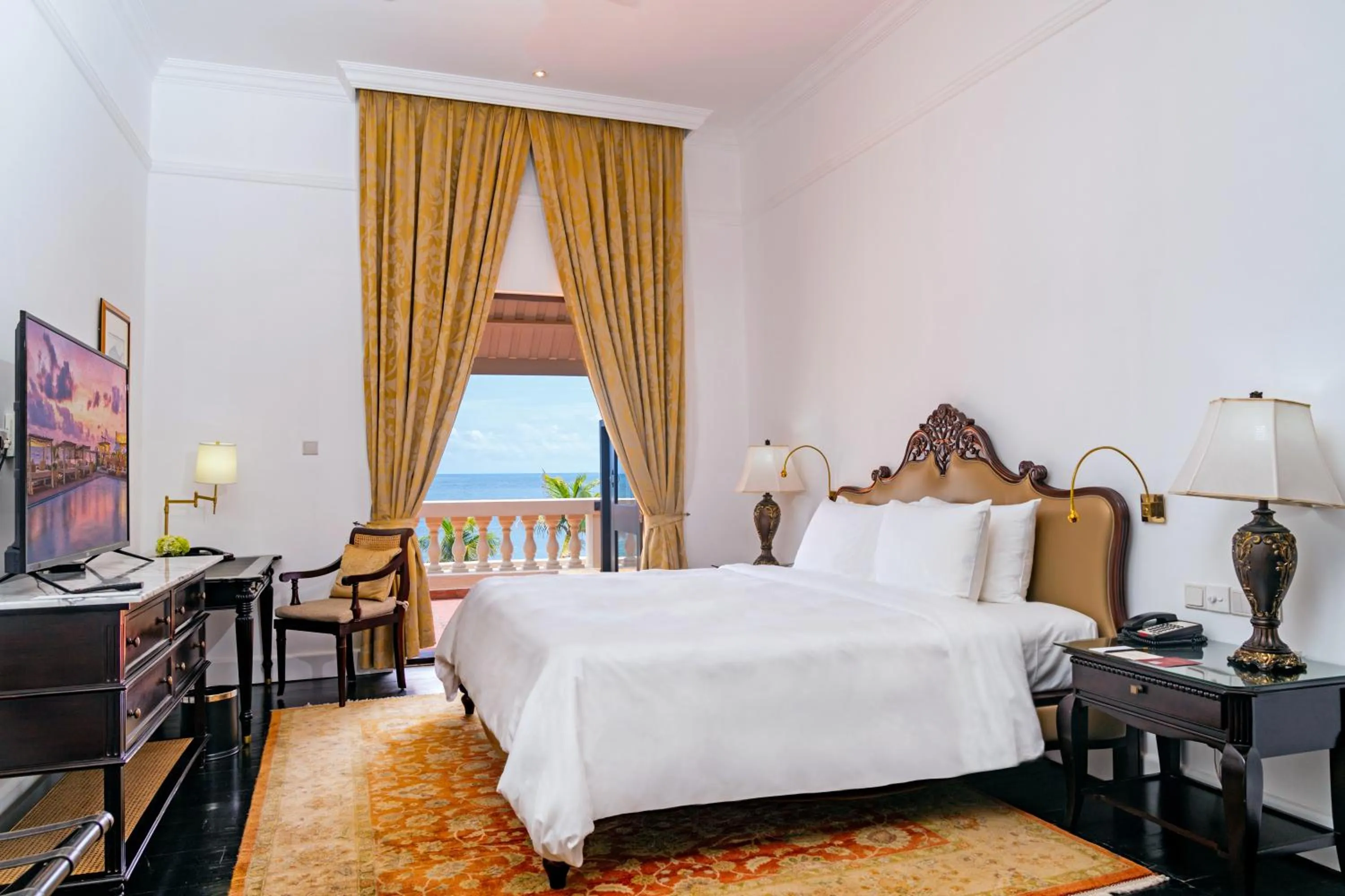 Bedroom, Bed in Galle Face Hotel