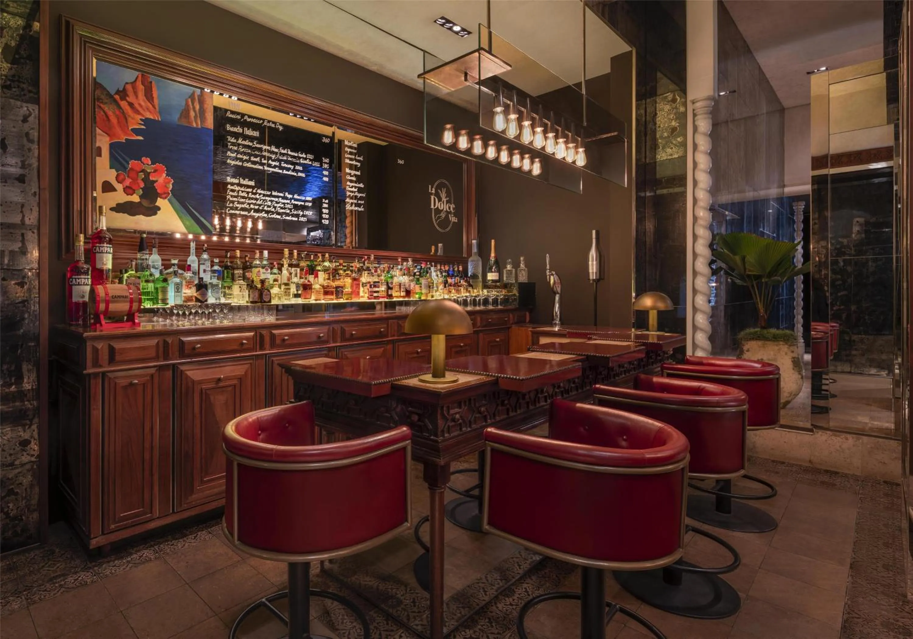 Lounge or bar in Grand Hyatt Erawan Bangkok