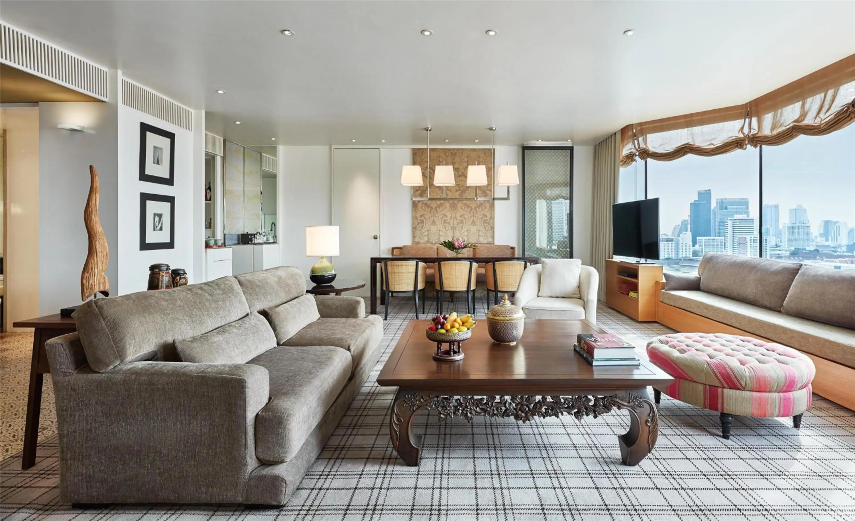 Photo of the whole room in Grand Hyatt Erawan Bangkok