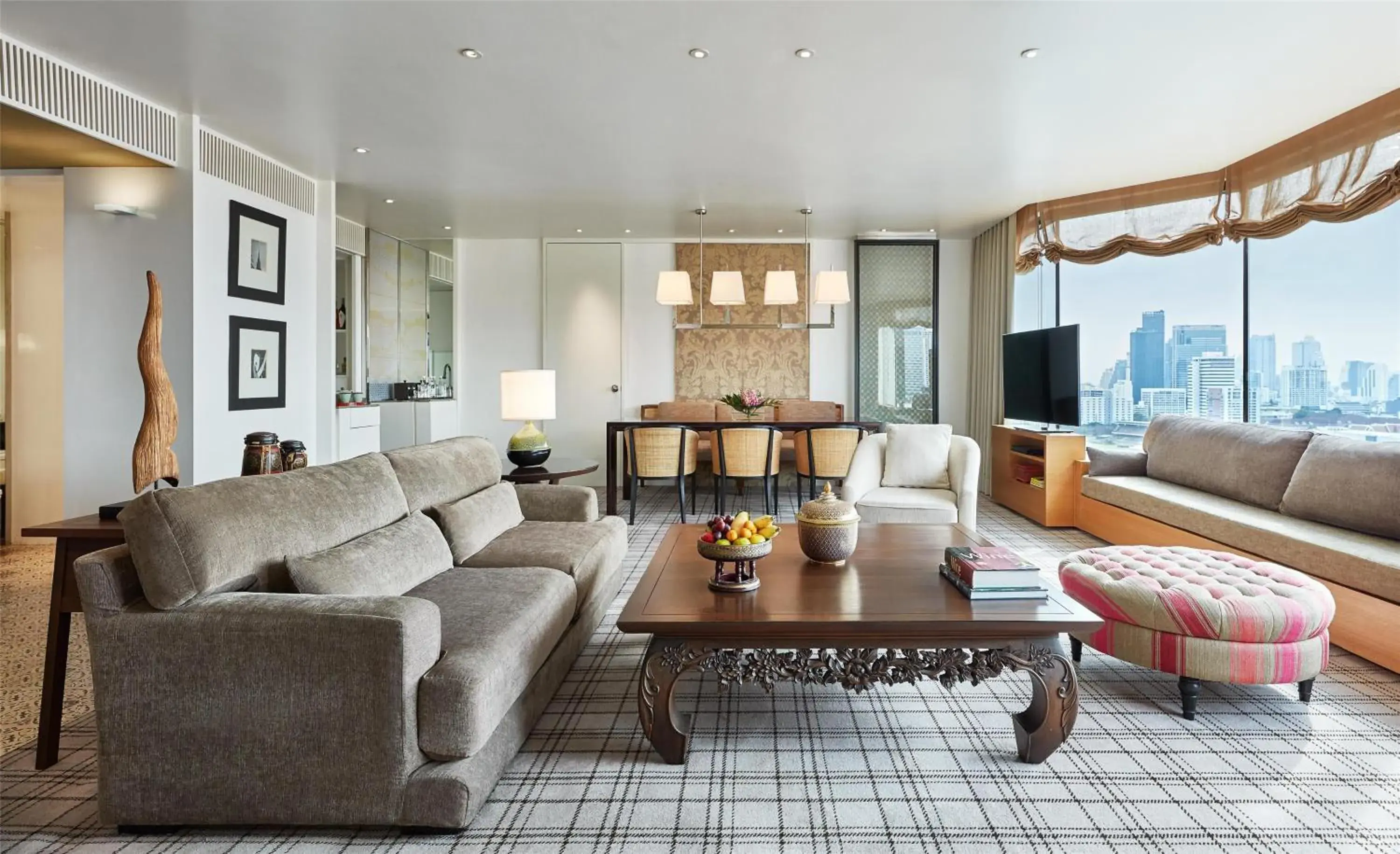 Photo of the whole room in Grand Hyatt Erawan Bangkok Photo of the whole room in Grand Hyatt Erawan Bangkok