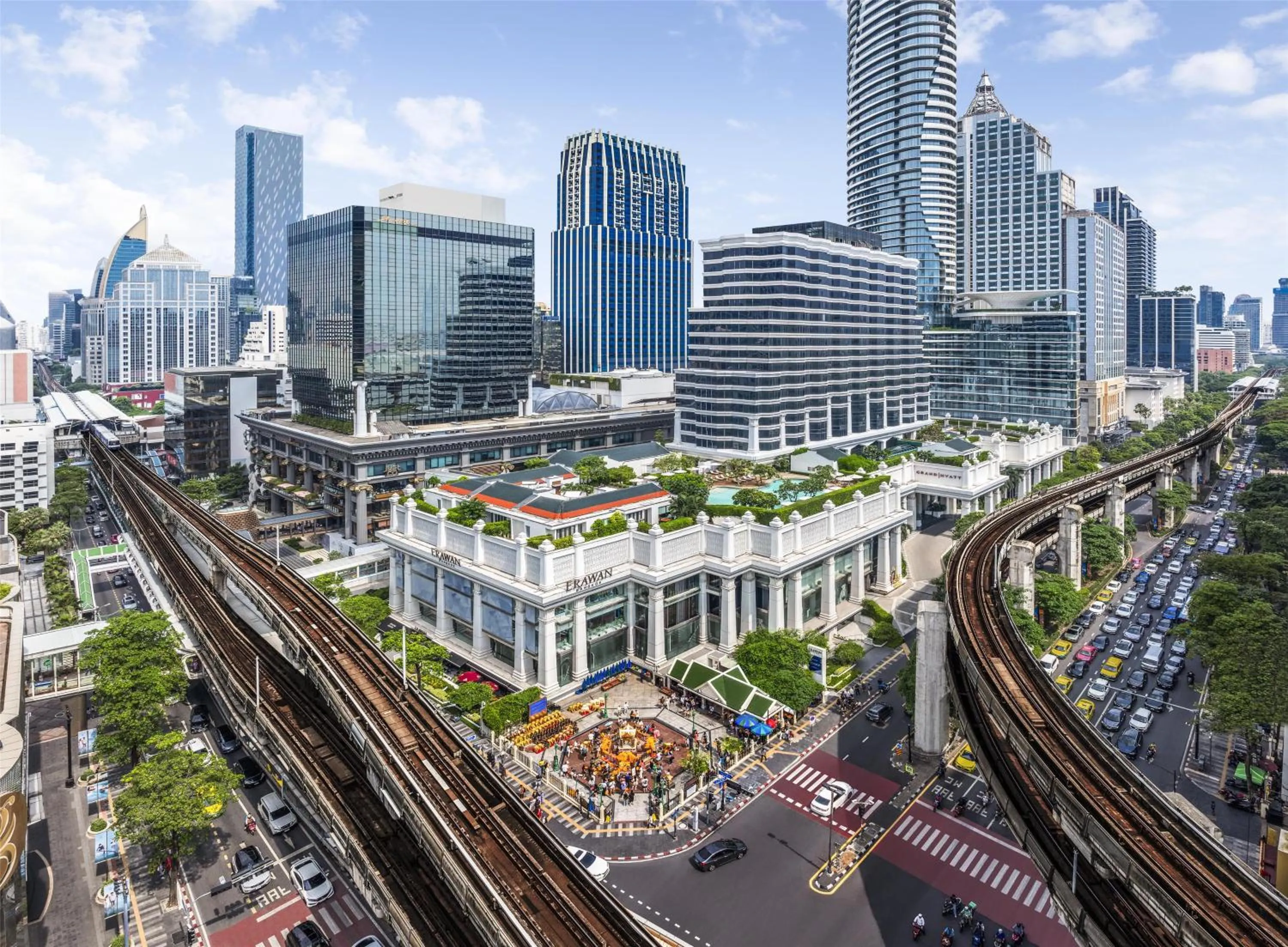 Property building in Grand Hyatt Erawan Bangkok