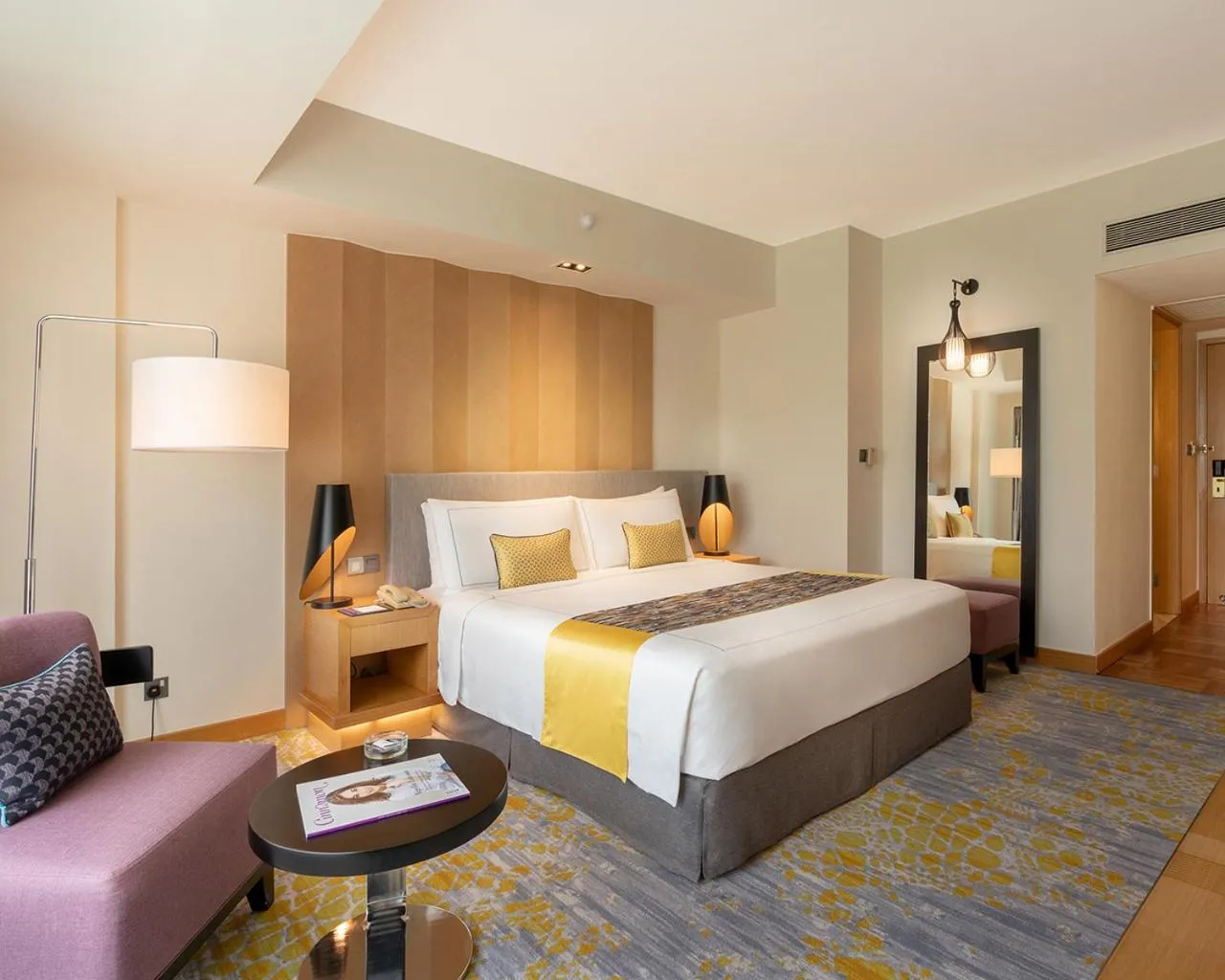 Bed in Cinnamon Grand Colombo