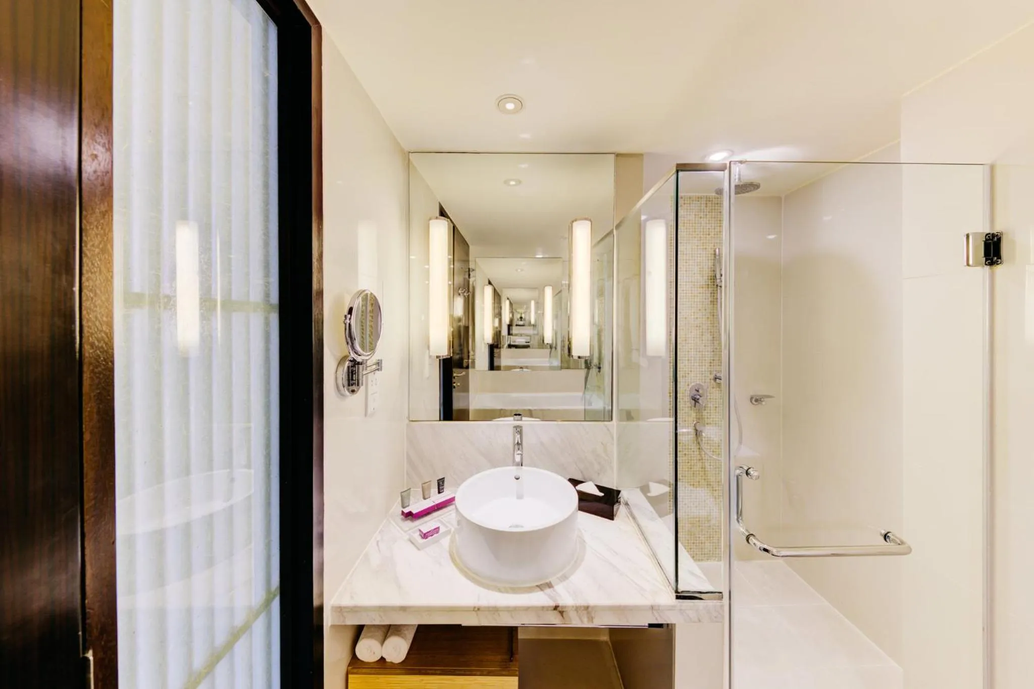 Bathroom in Cinnamon Grand Colombo