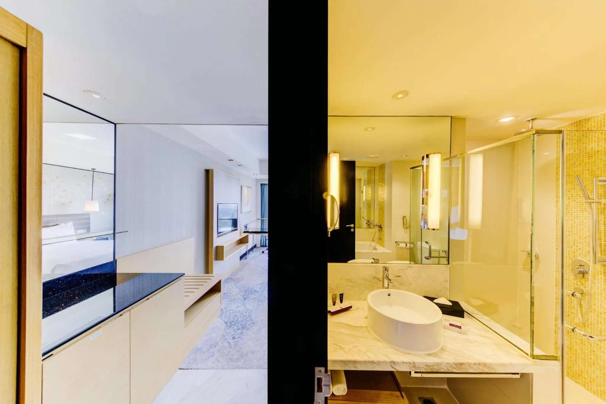 Bathroom in Cinnamon Grand Colombo