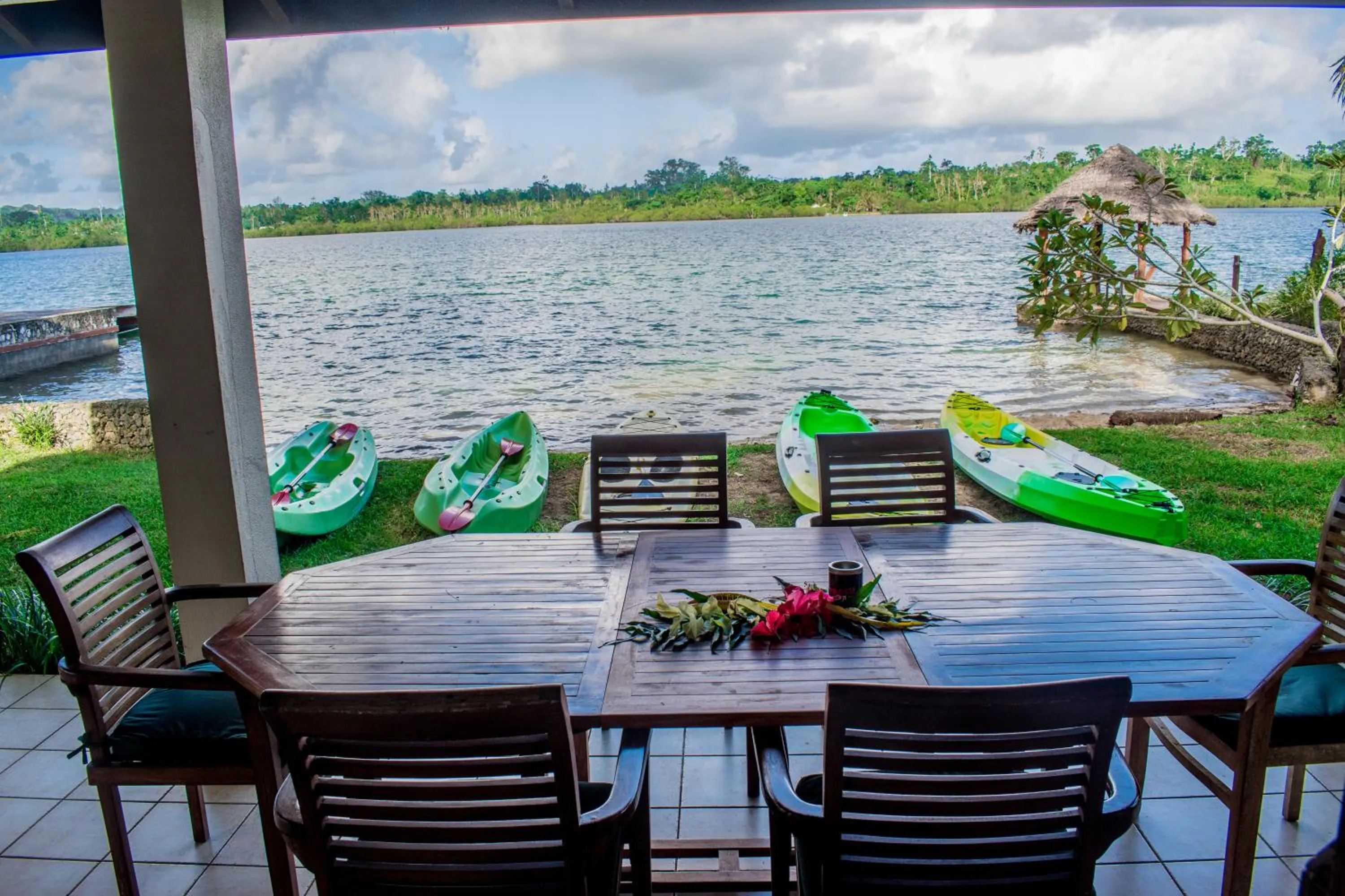 Poppy's on the Lagoon