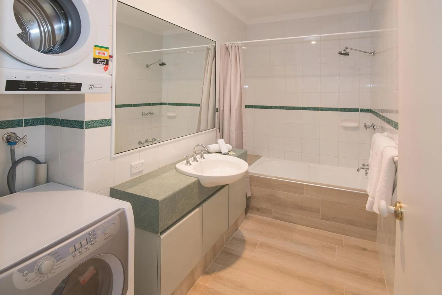 Bayshore Beachside Resort