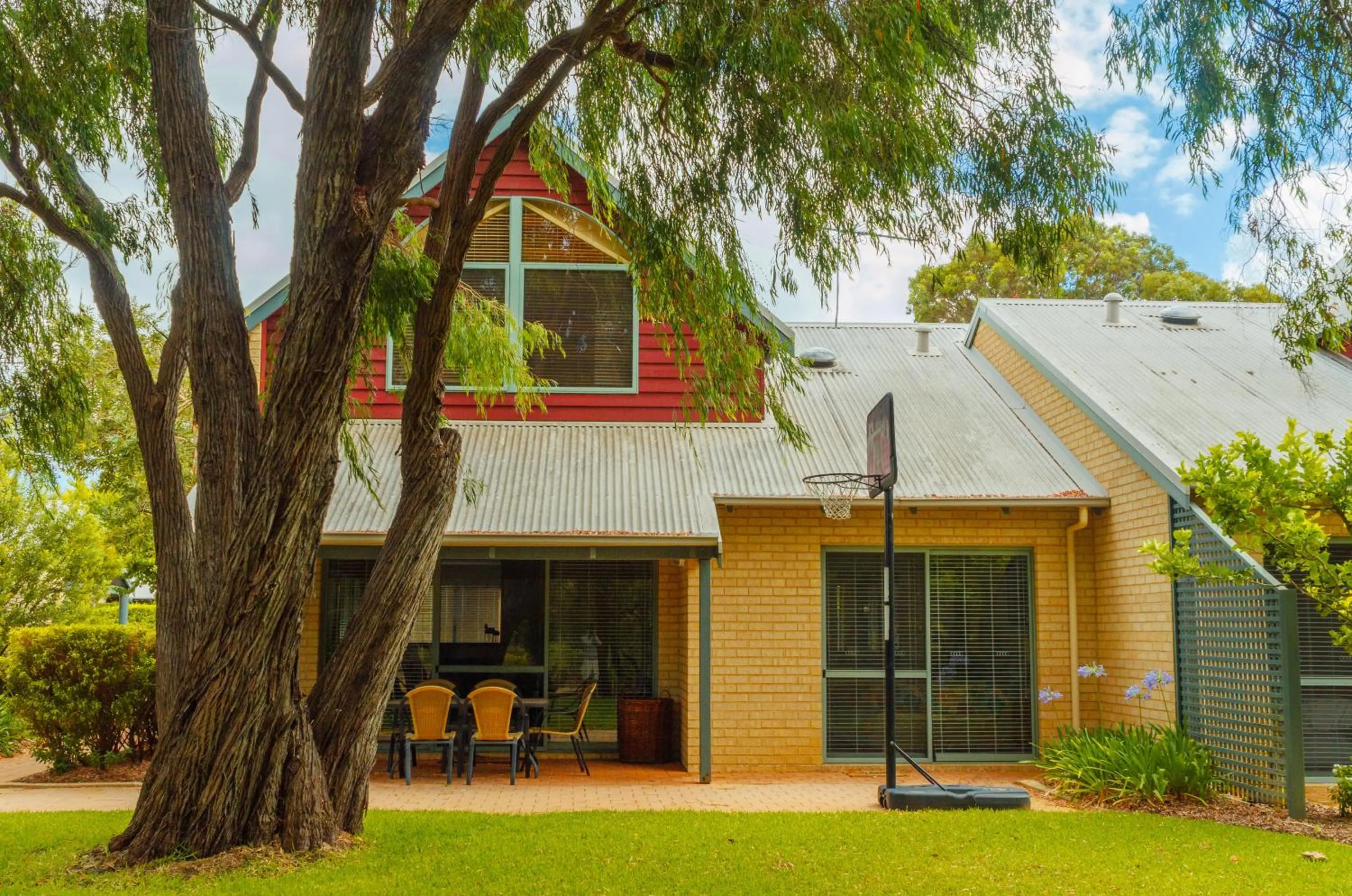 Property building in Bayshore Beachside Resort