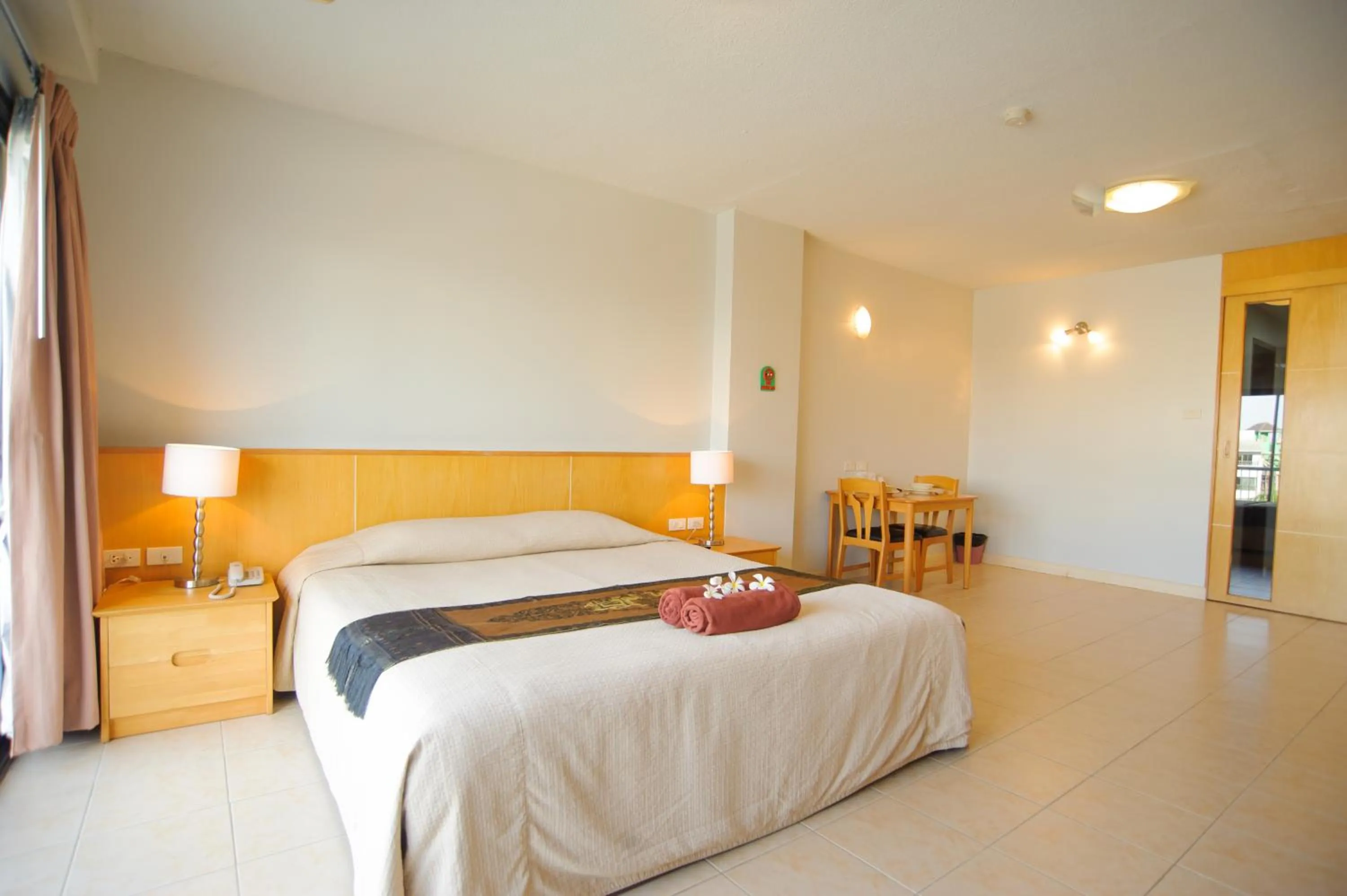 Bedroom in Diamond City Place