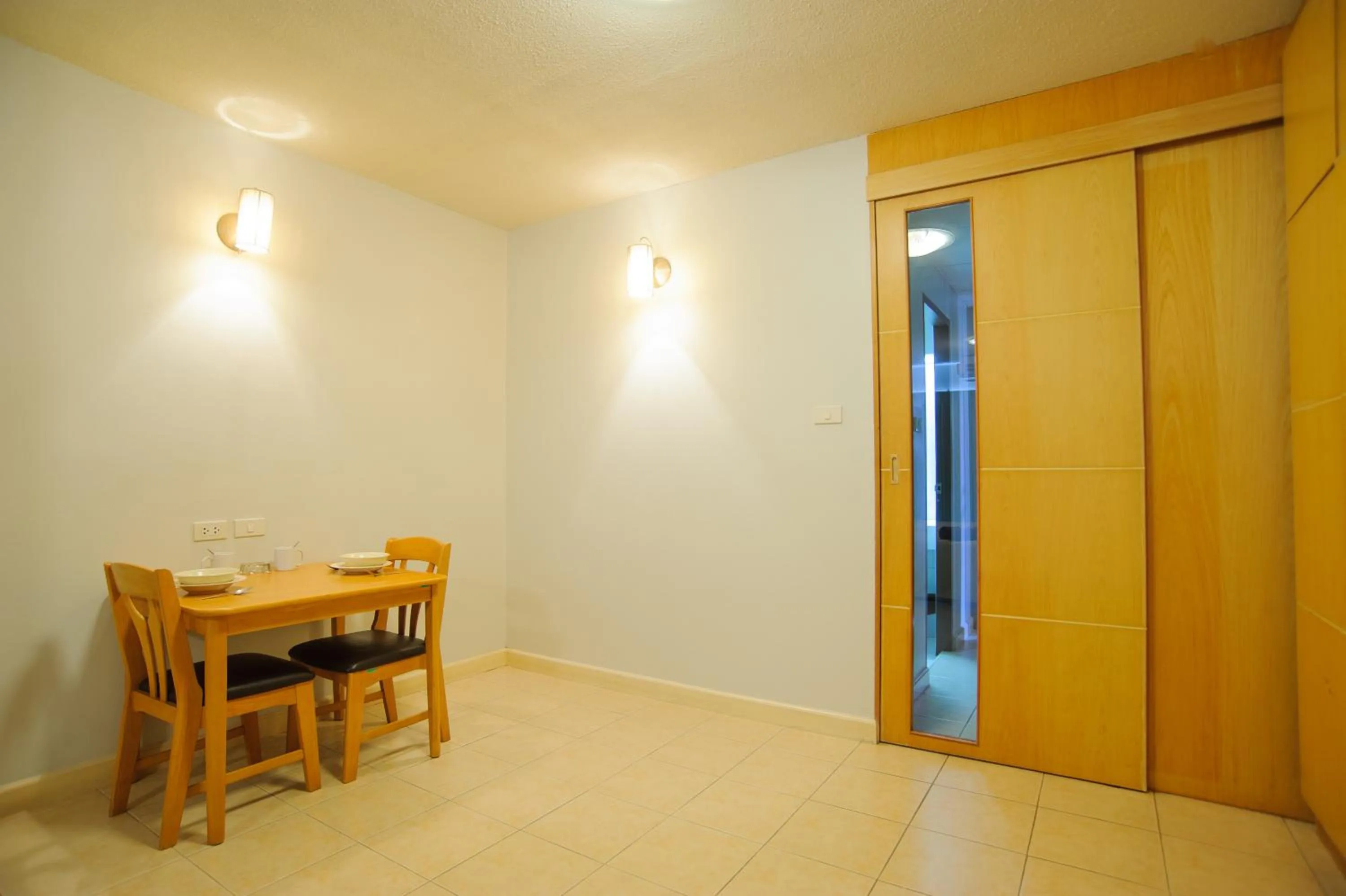 Living room in Diamond City Place