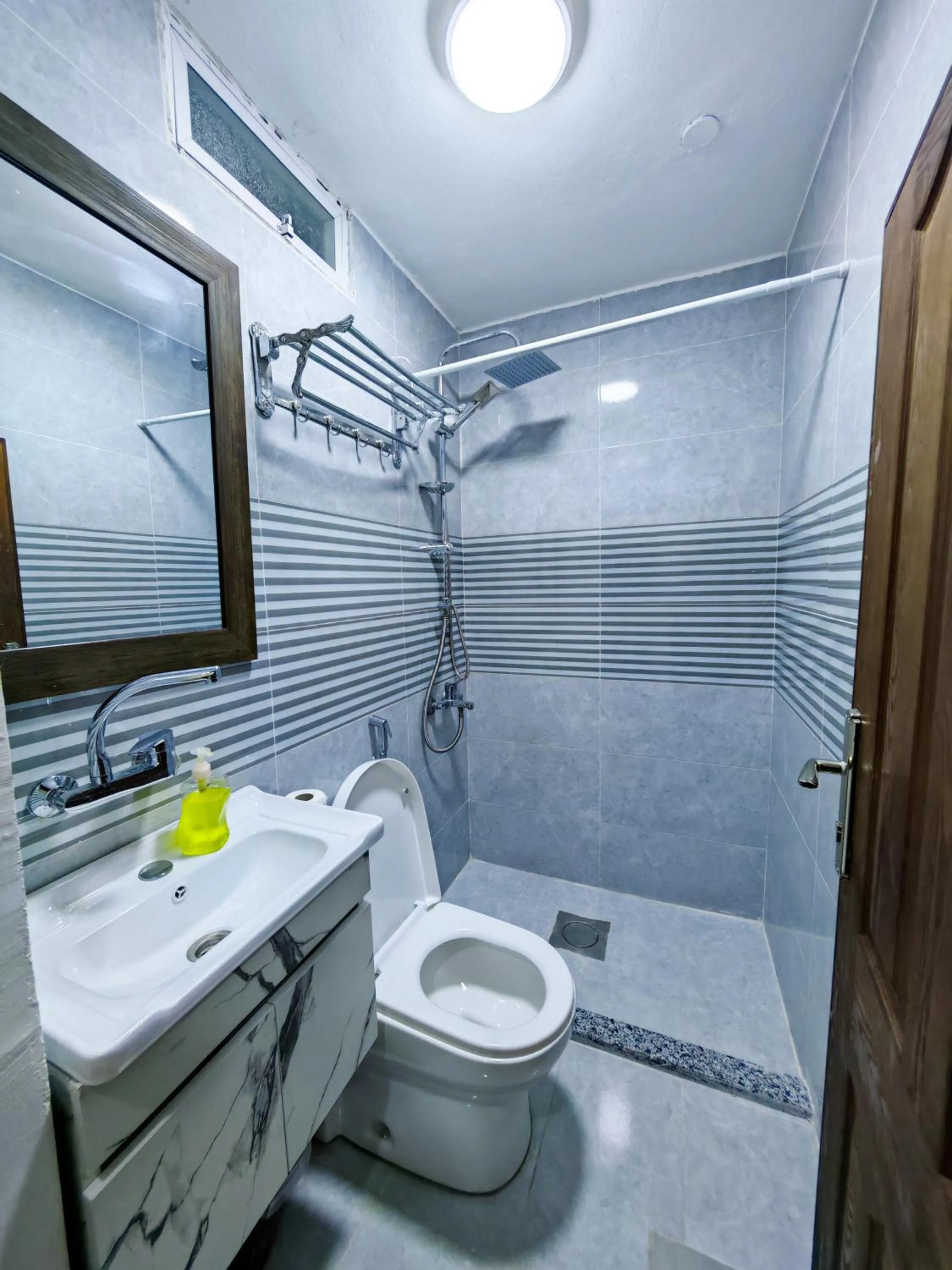 Shower in Petra Gate Hotel