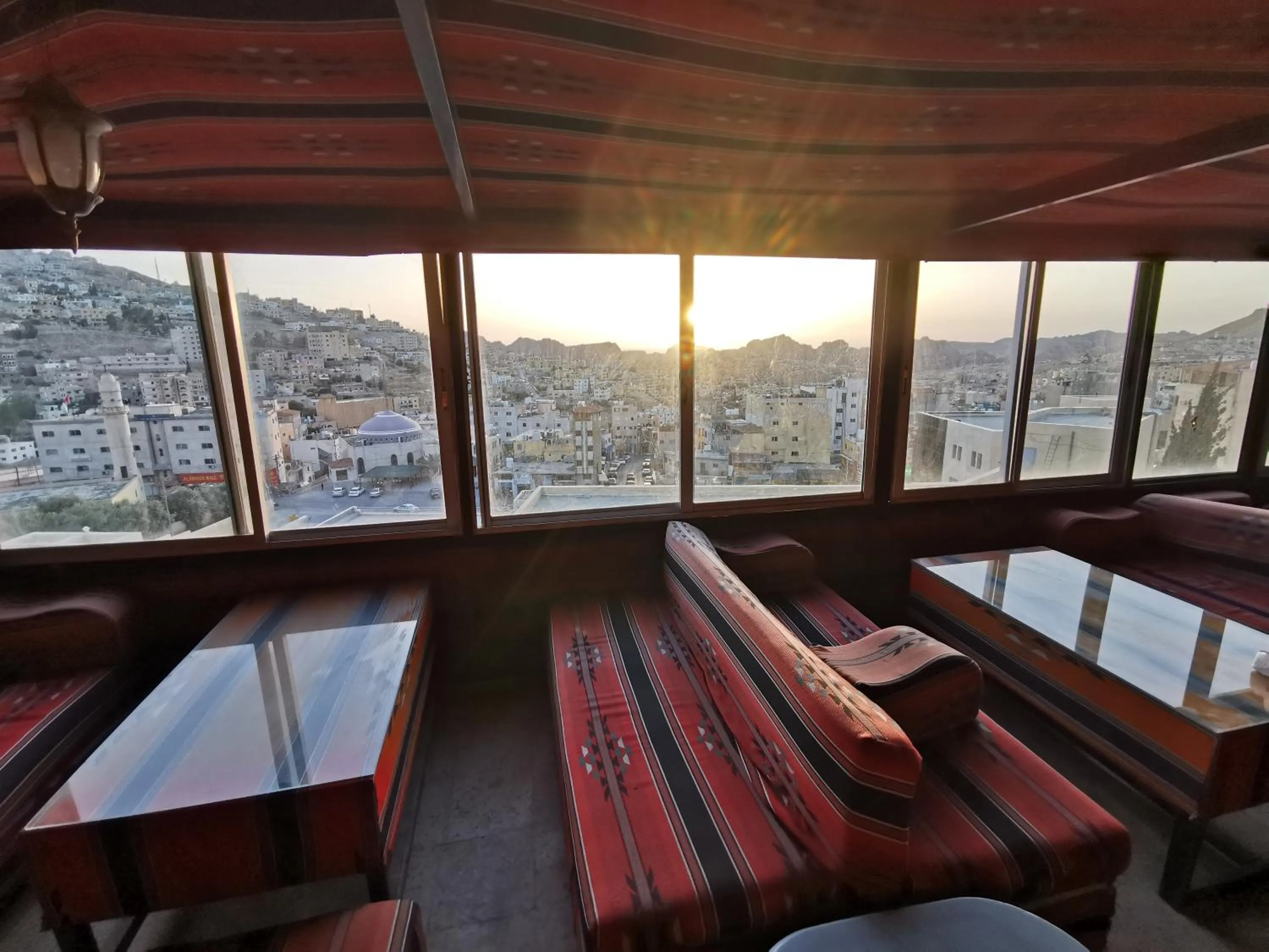 Restaurant/places to eat in Petra Gate Hotel