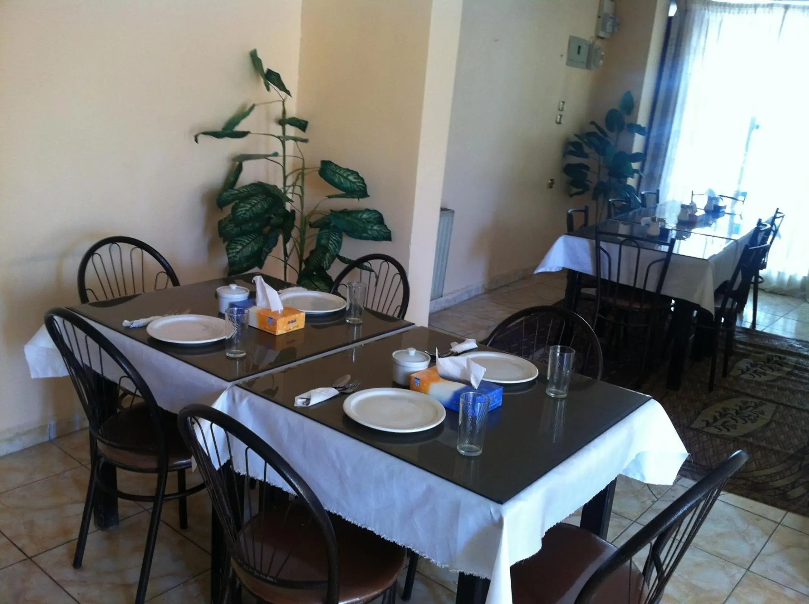 Restaurant/places to eat in Petra Gate Hotel Restaurant/places to eat in Petra Gate Hotel