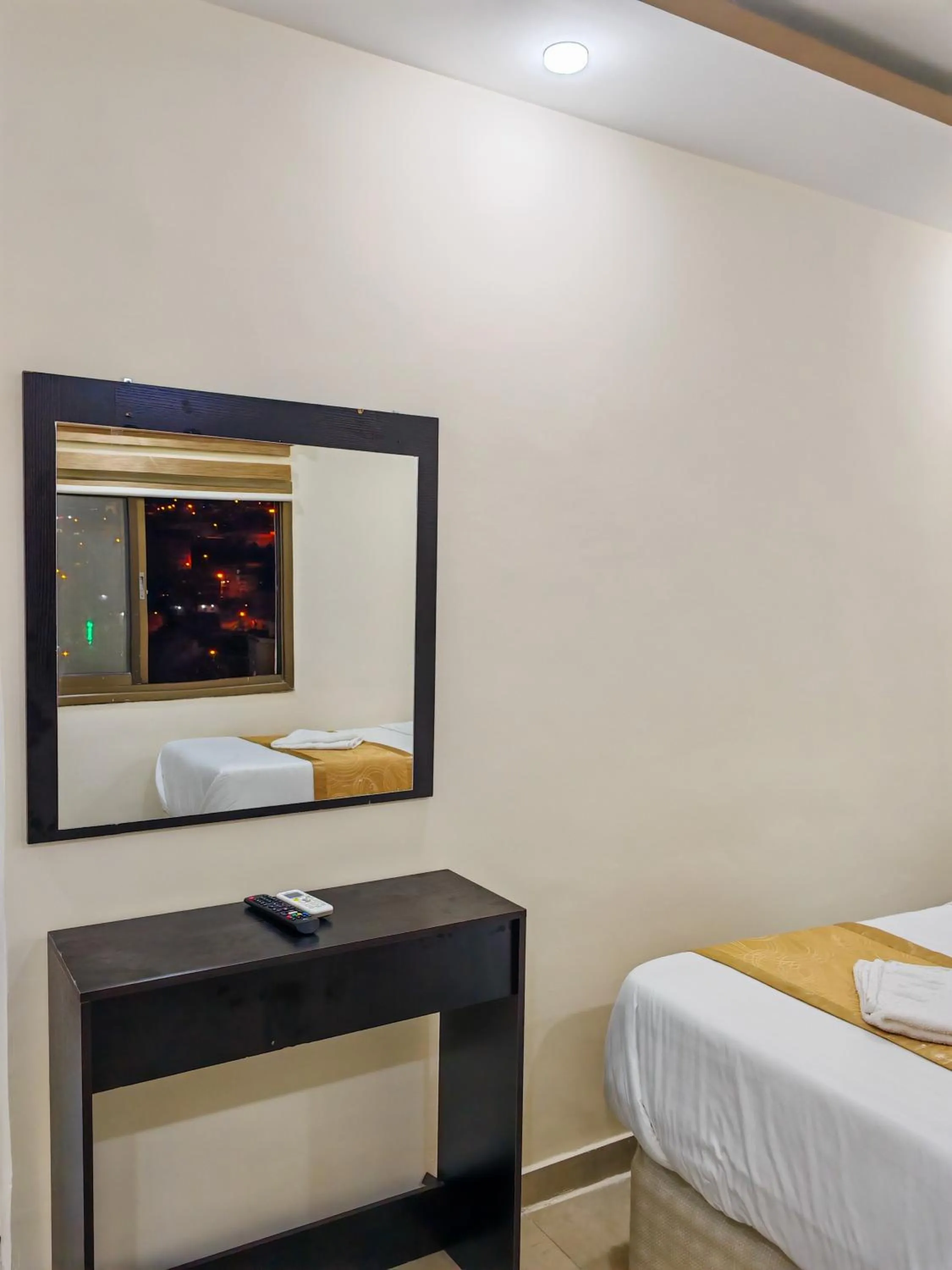 hair dresser, Bed in Petra Gate Hotel