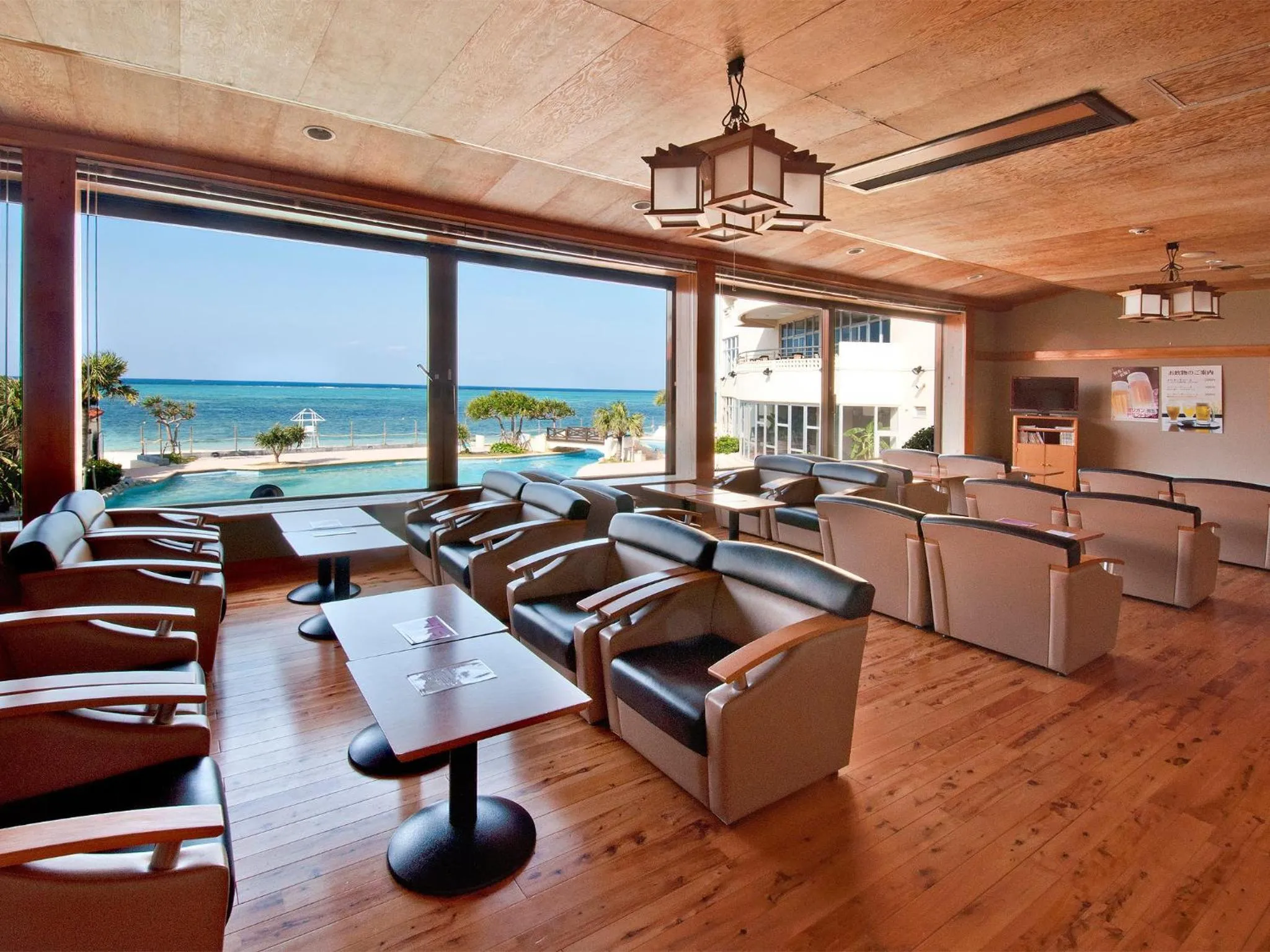 Communal lounge/ TV room in Rizzan Sea Park Hotel Tancha Bay