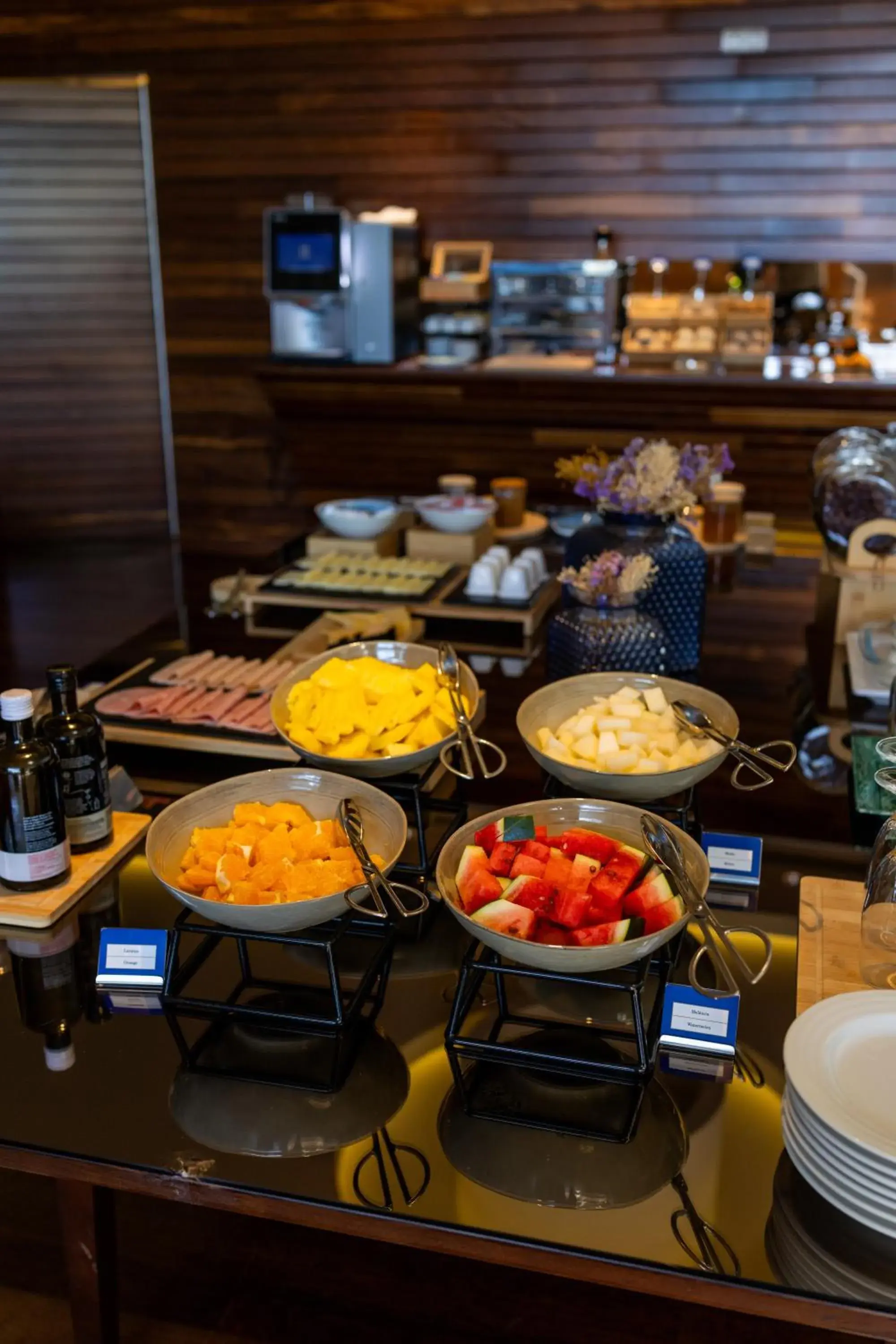 Breakfast in 4615 Hotel Breakfast in 4615 Hotel