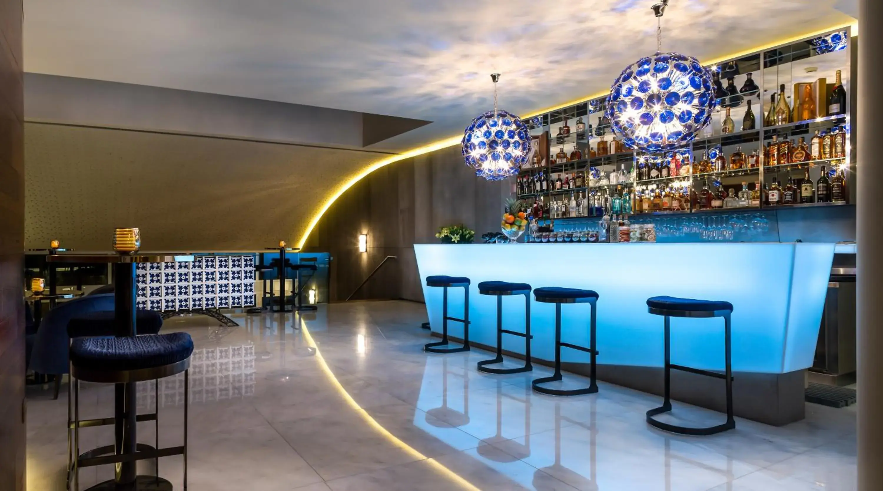 Lounge or bar in 4615 Hotel Lounge or bar in 4615 Hotel