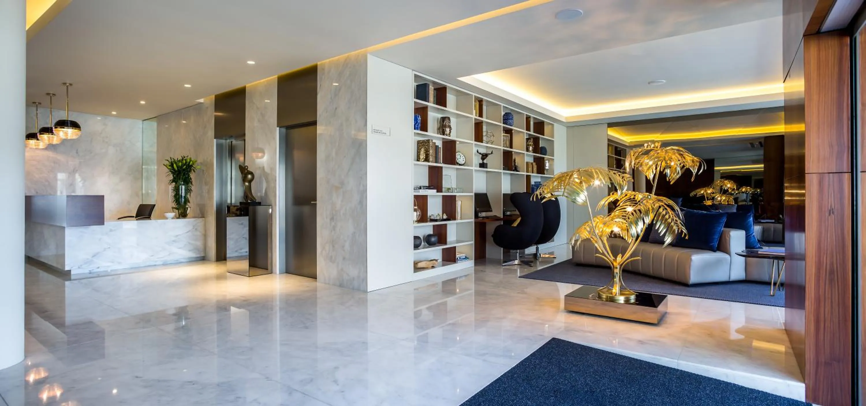 Seating area in 4615 Hotel