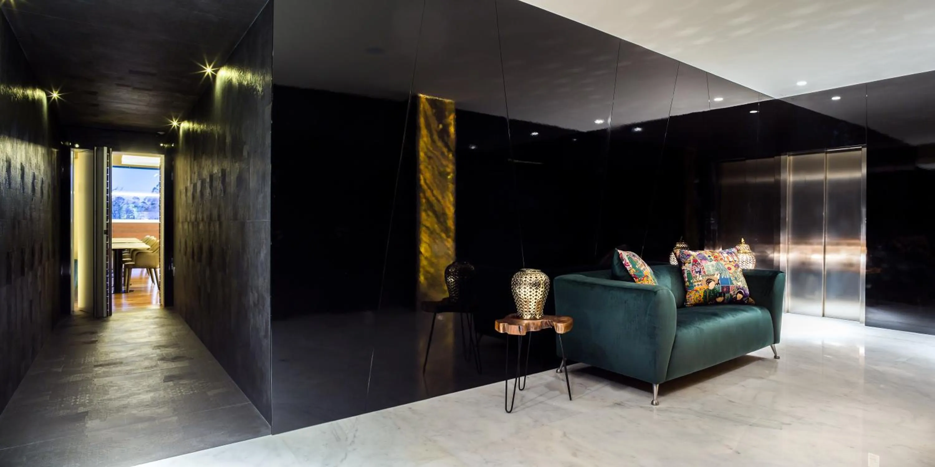 Seating area in 4615 Hotel