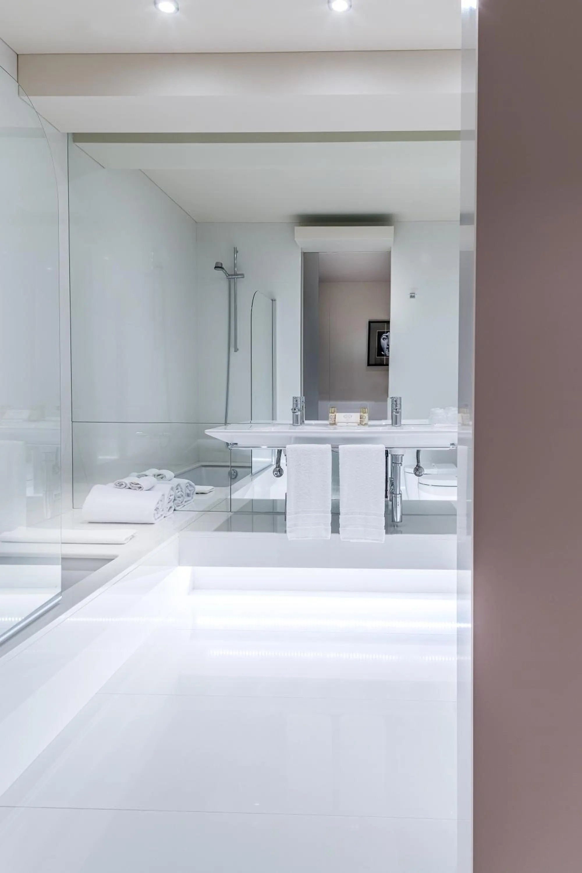 Bathroom in 4615 Hotel