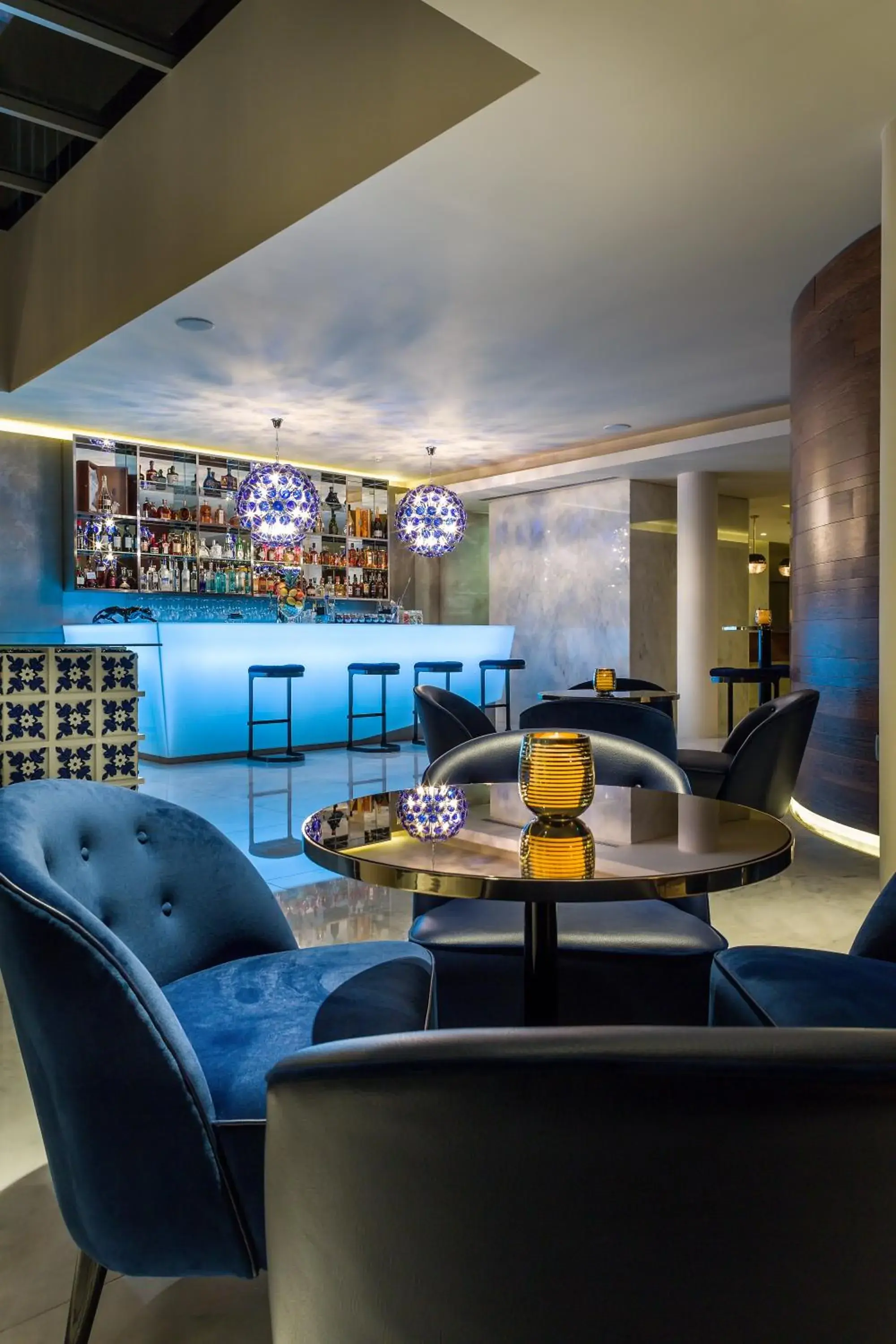 Lounge or bar in 4615 Hotel Lounge or bar in 4615 Hotel