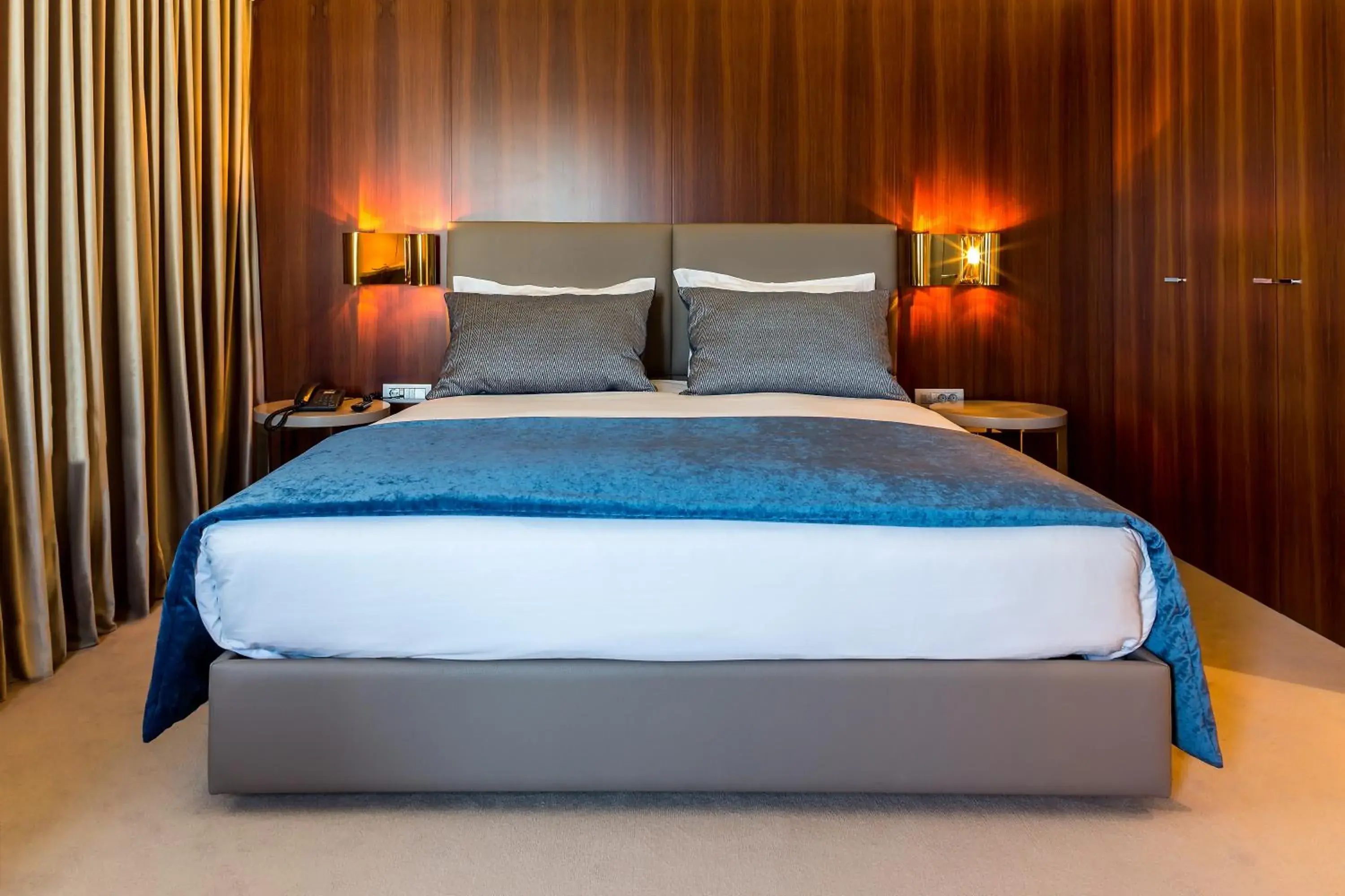 Bedroom, Bed in 4615 Hotel Bedroom, Bed in 4615 Hotel