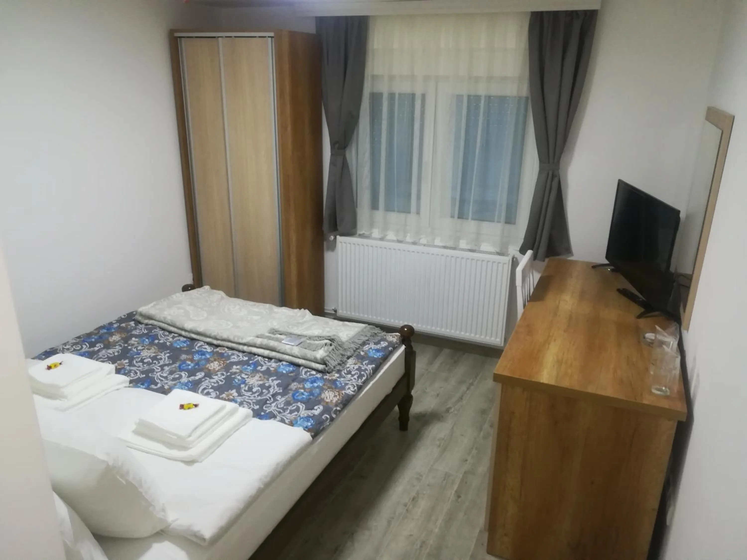 Shower, Bed in Karavan 123