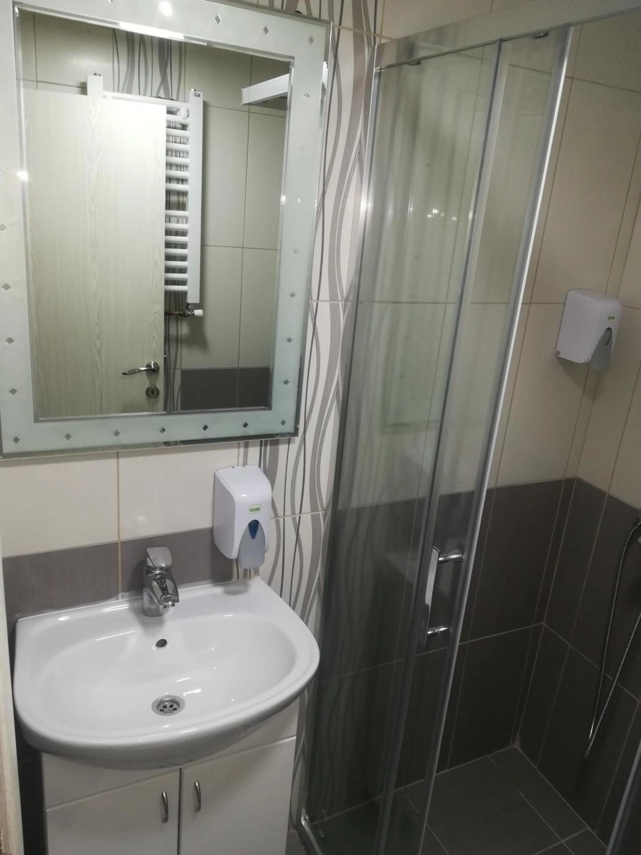Shower in Karavan 123