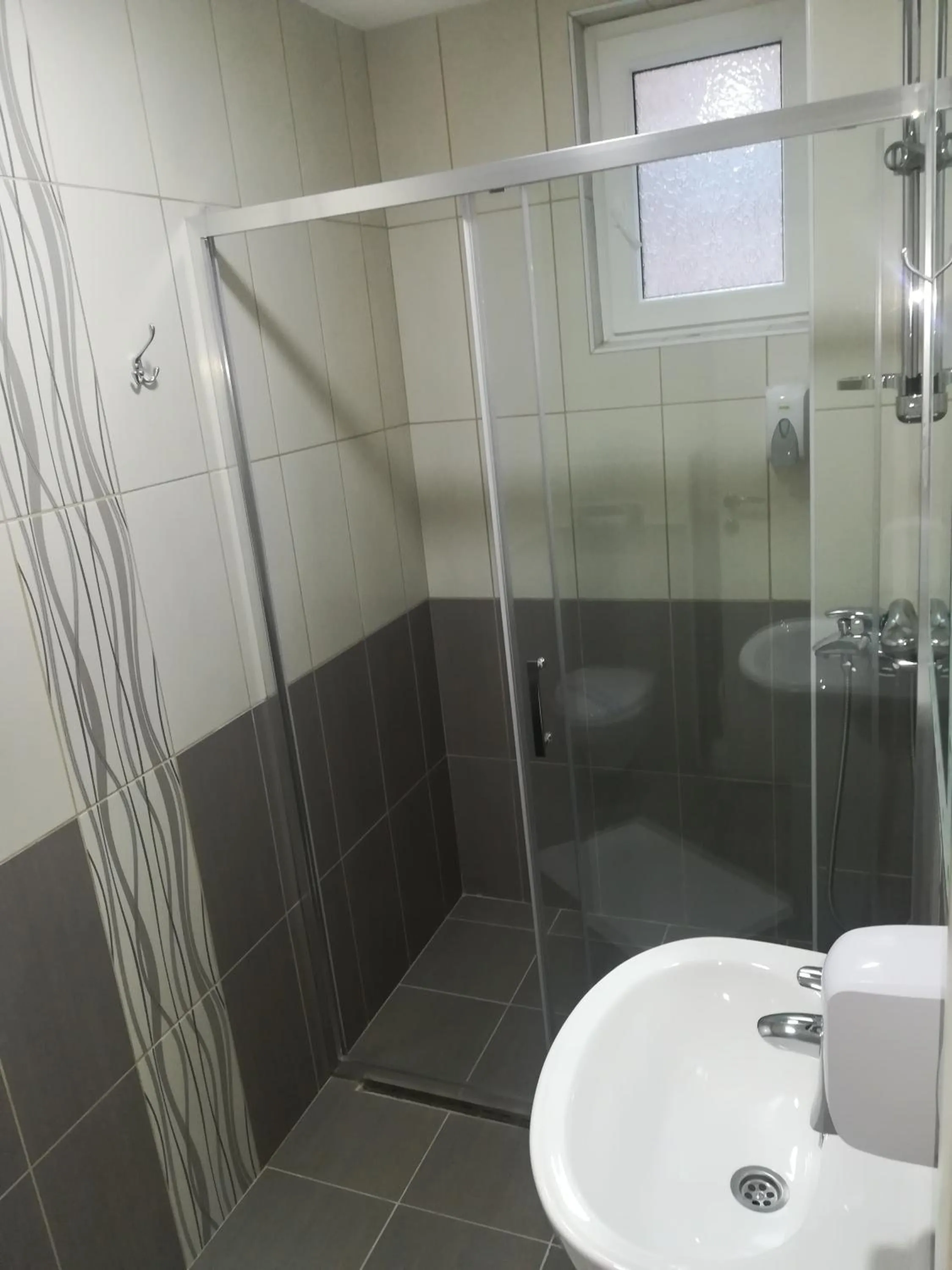Shower in Karavan 123