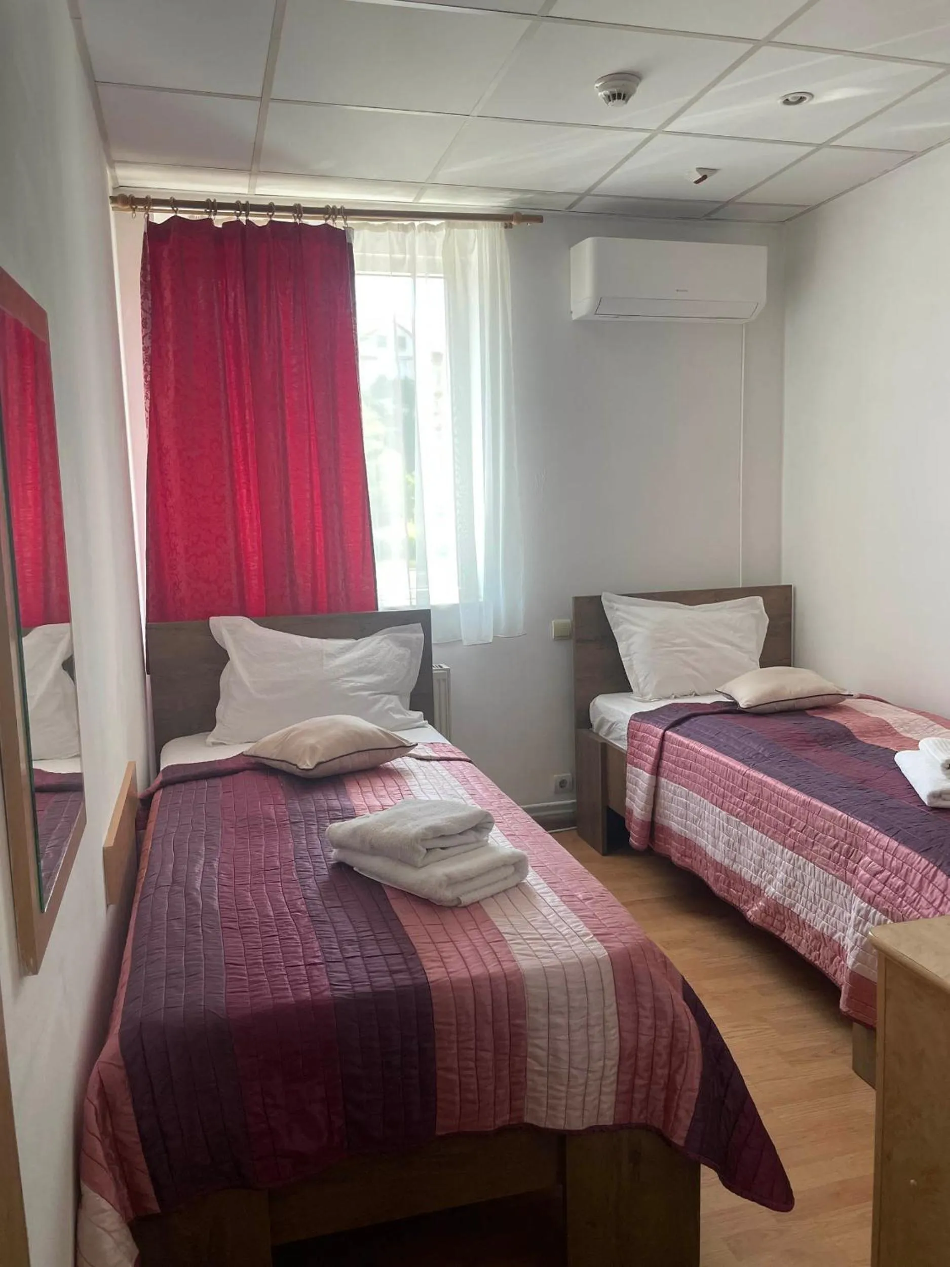 Bed in Motel Maestro