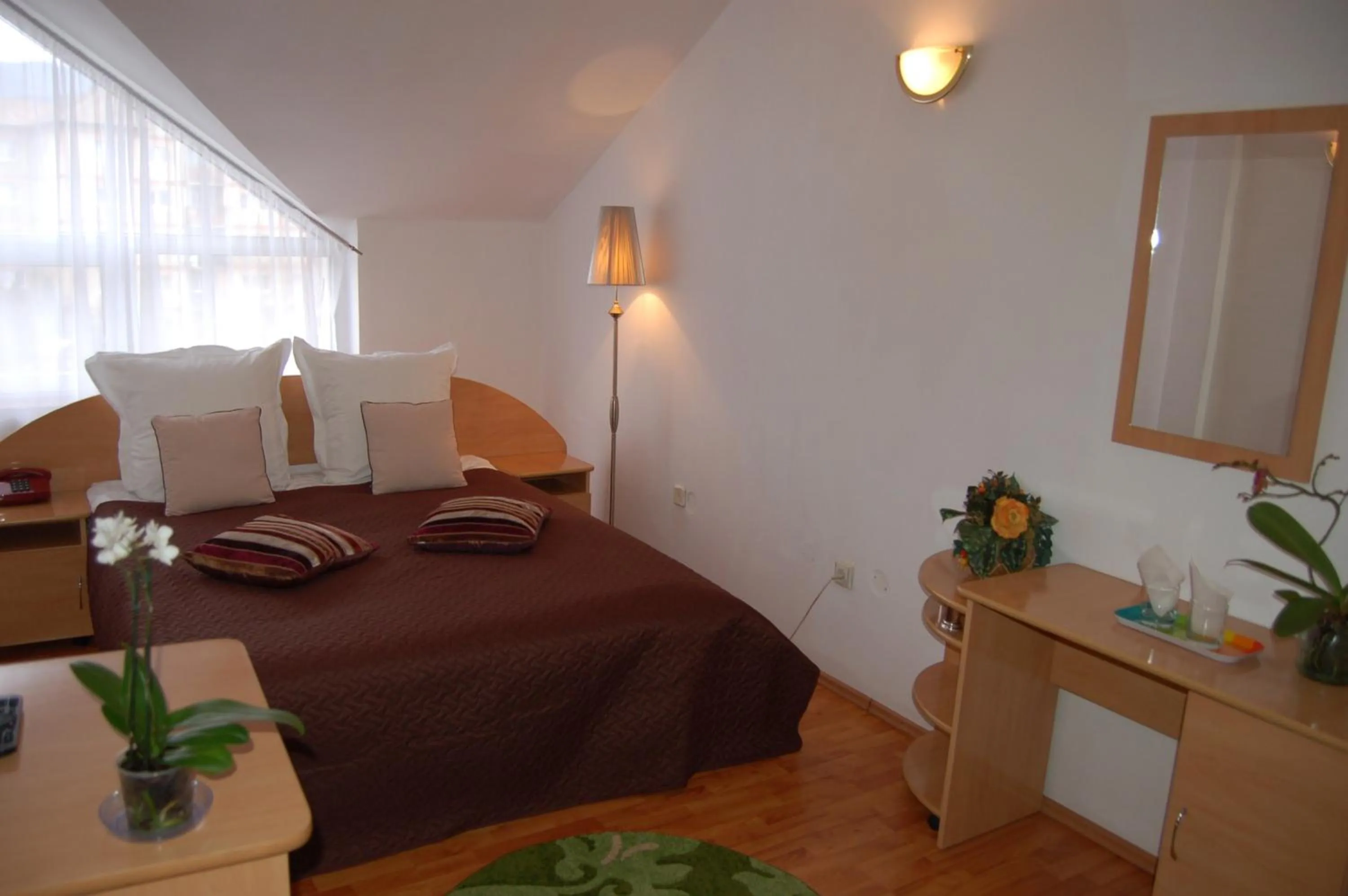 Bed in Motel Maestro