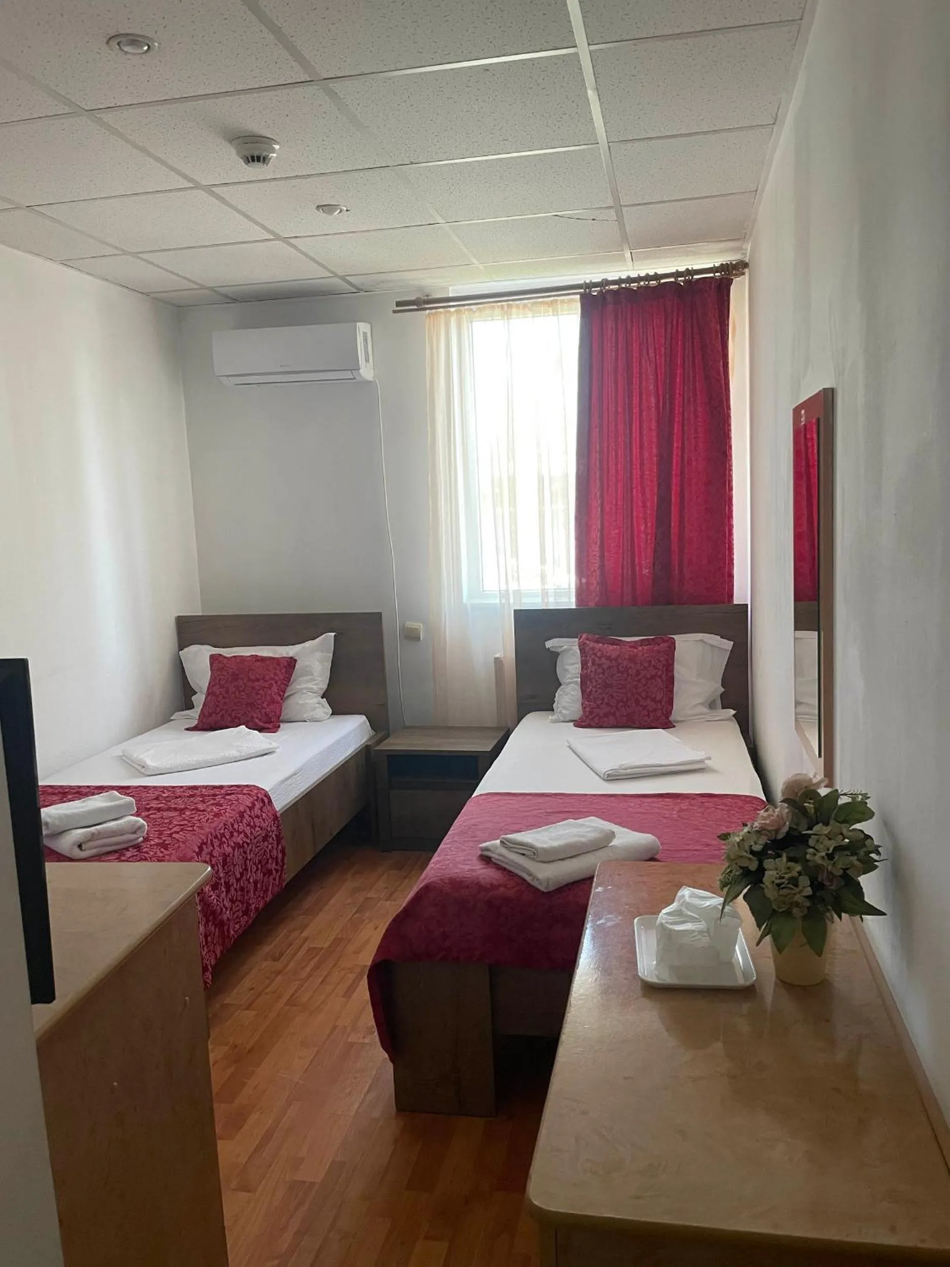 Bed in Motel Maestro