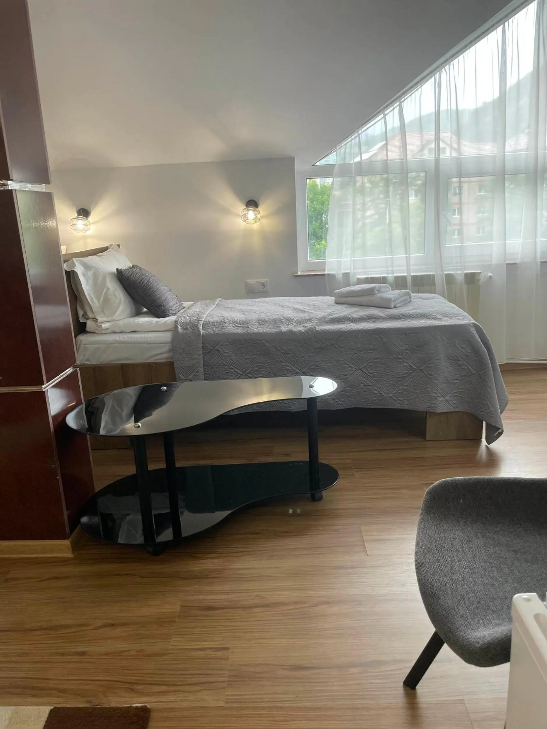 Bed in Motel Maestro