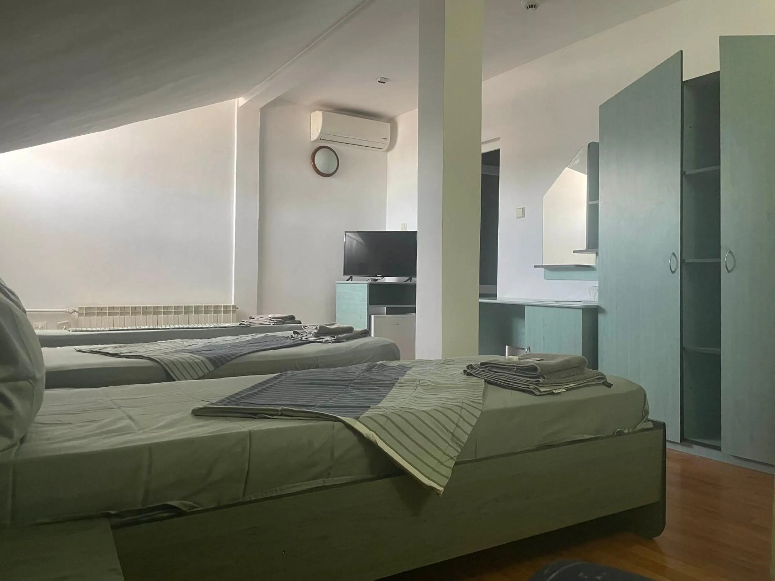 Bed in Motel Maestro