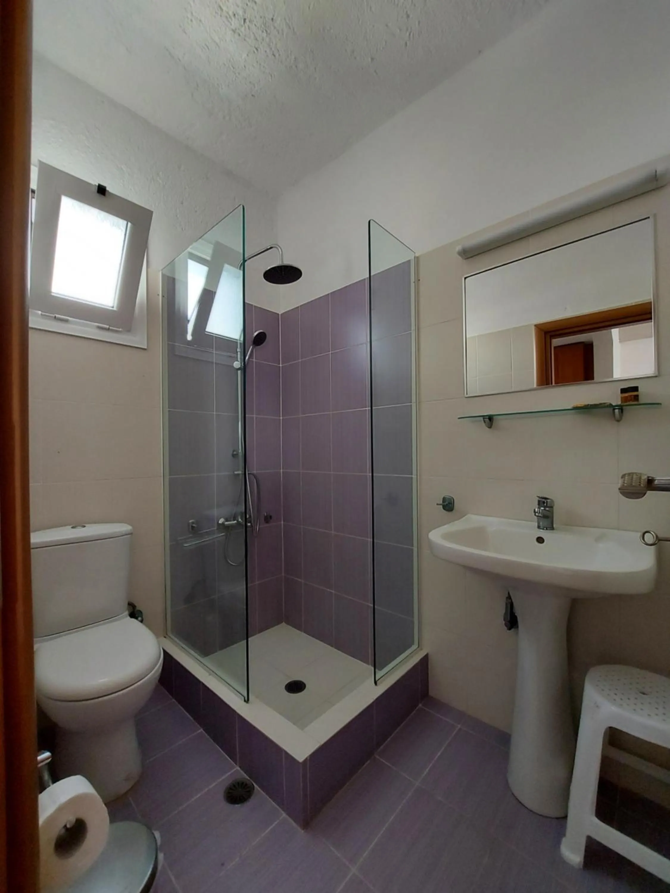 Toilet in Pelagia Beach Studios