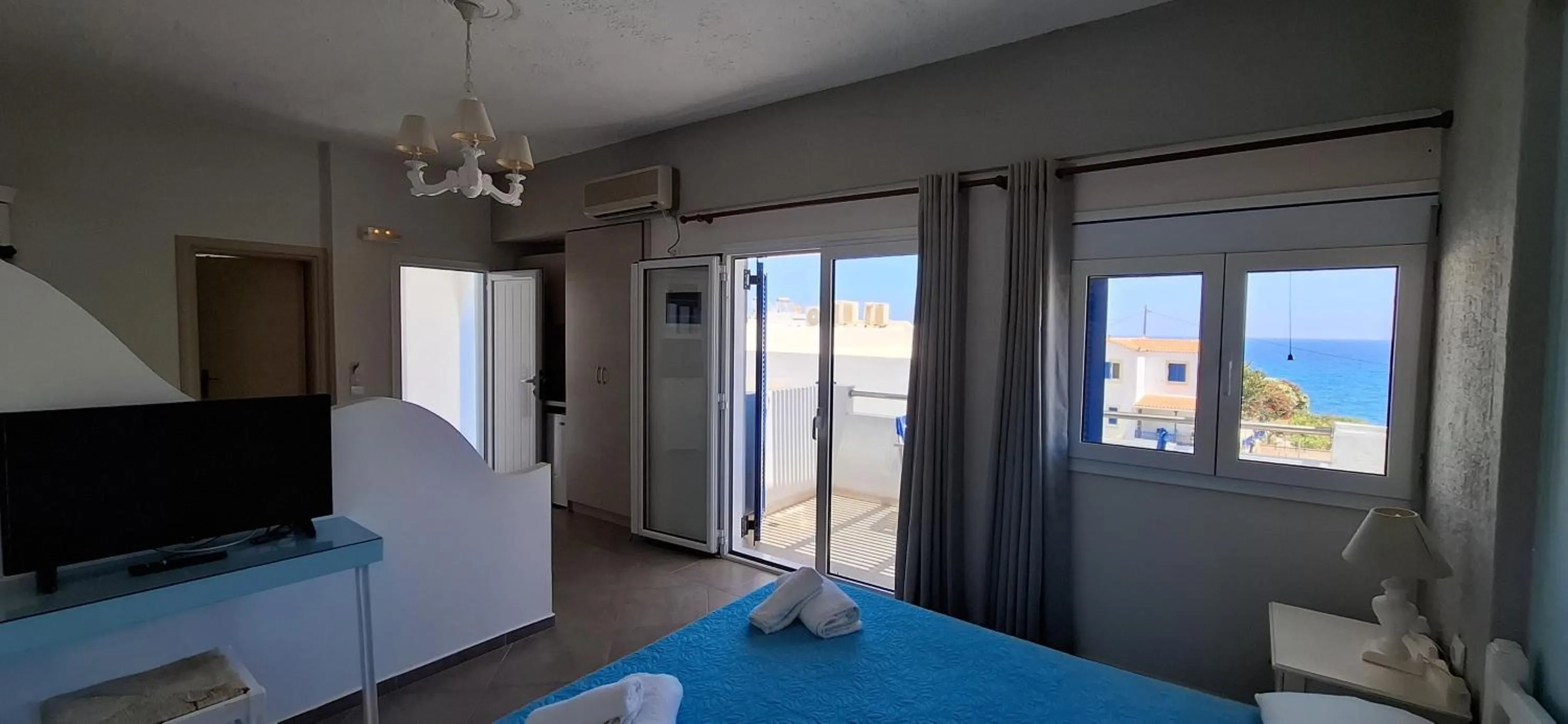 Photo of the whole room, Bed in Pelagia Beach Studios