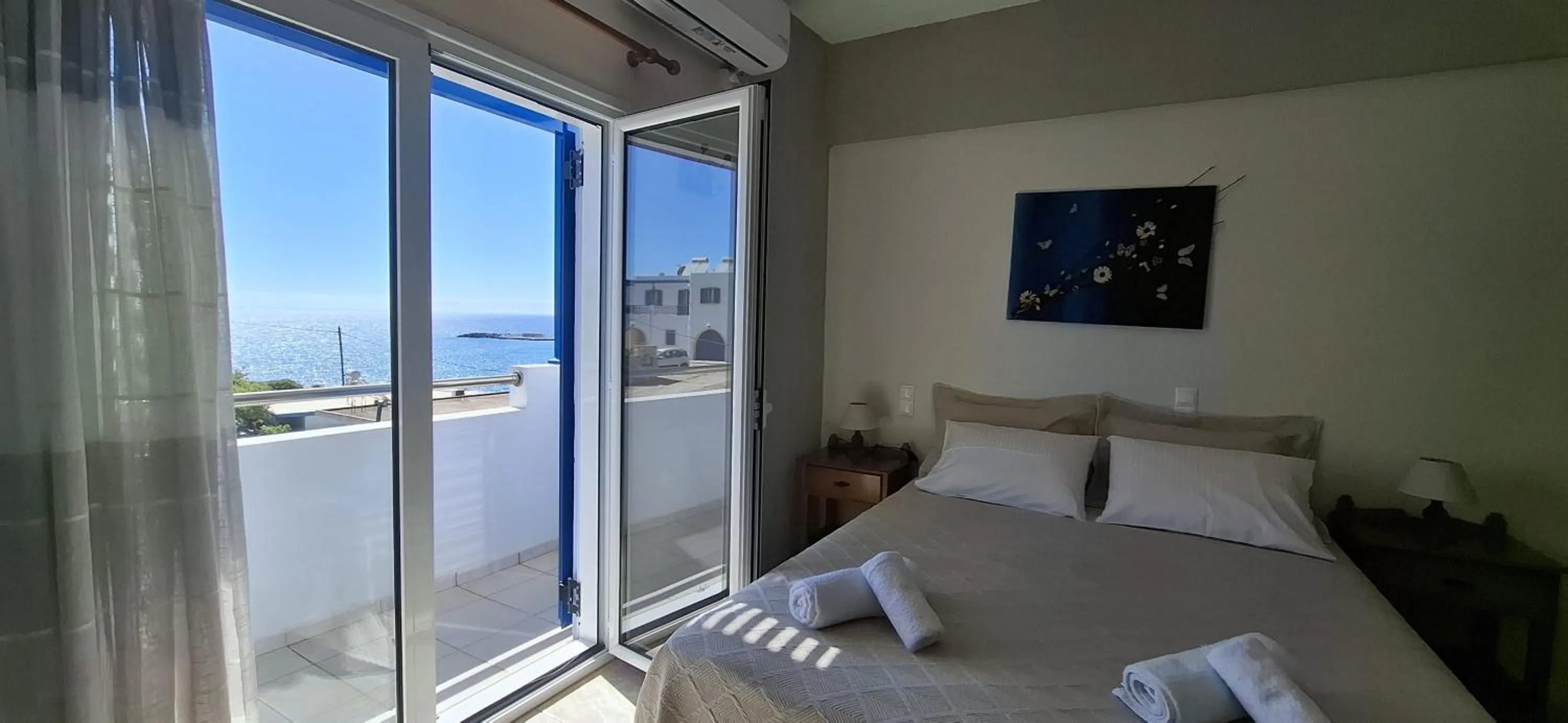 Bed in Pelagia Beach Studios