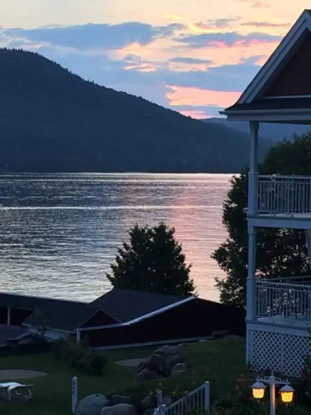 Mountain view in Condo Lac Archambault 295