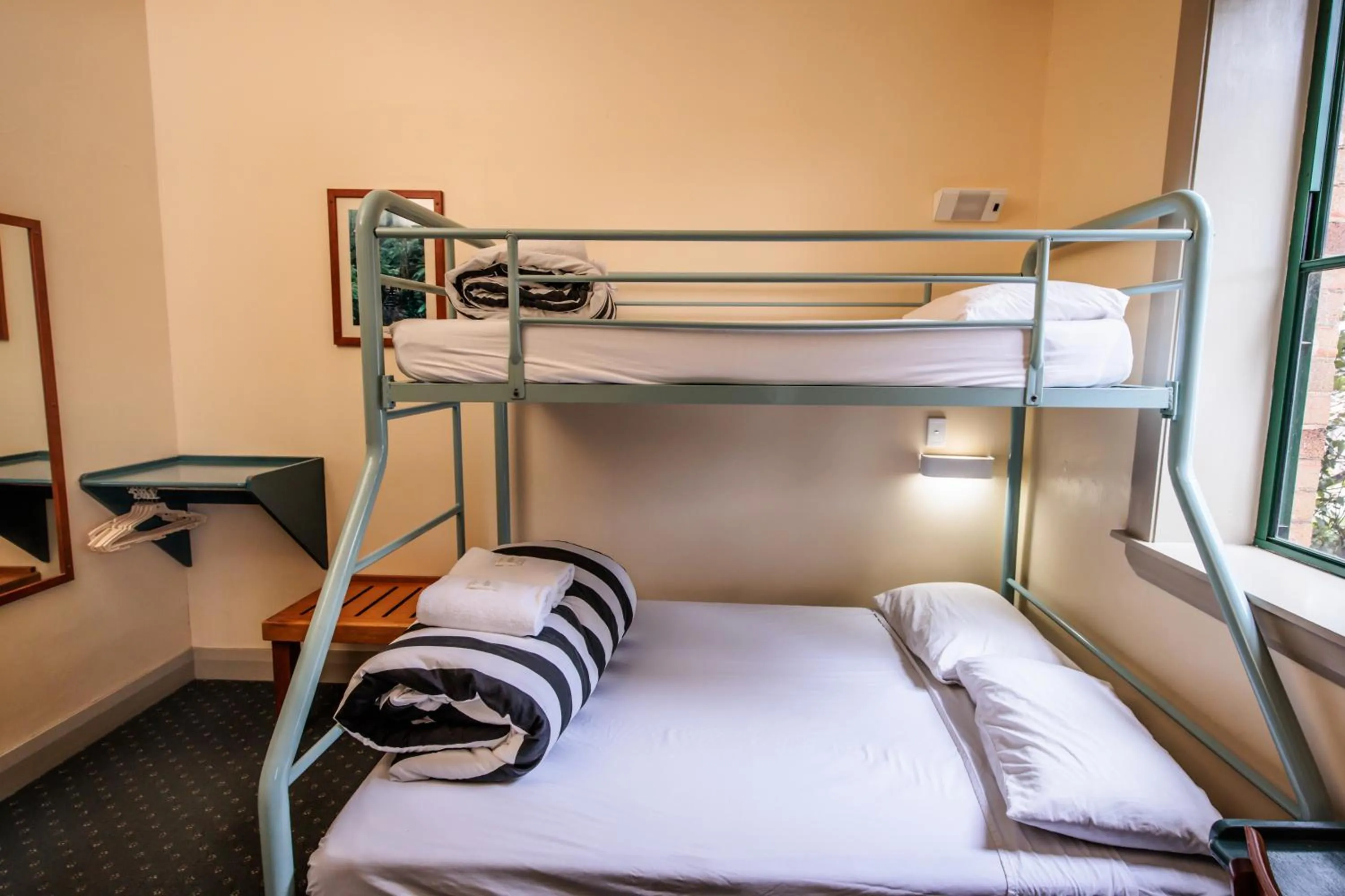 Bedroom, Bed in YHA Blue Mountains Katoomba