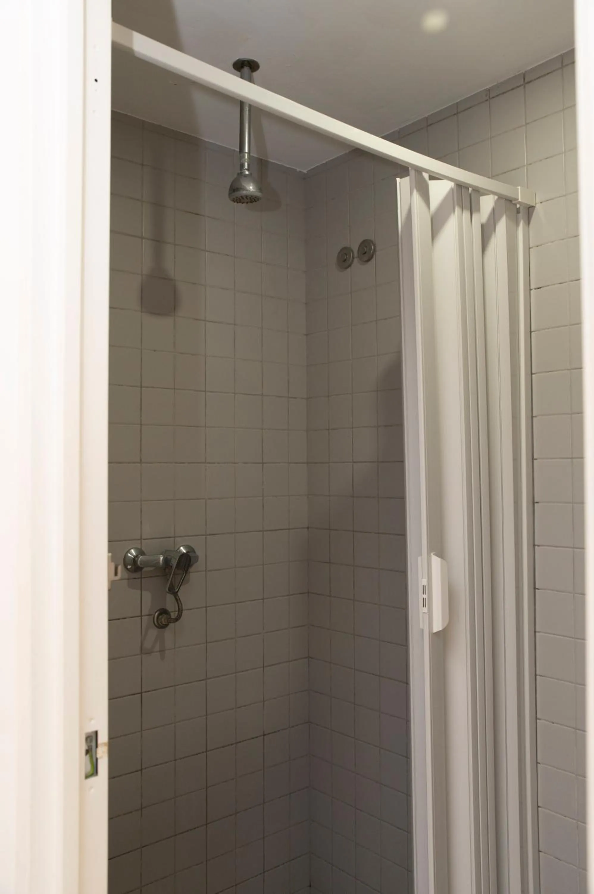 Shower in WOT Ericeira Surf Social