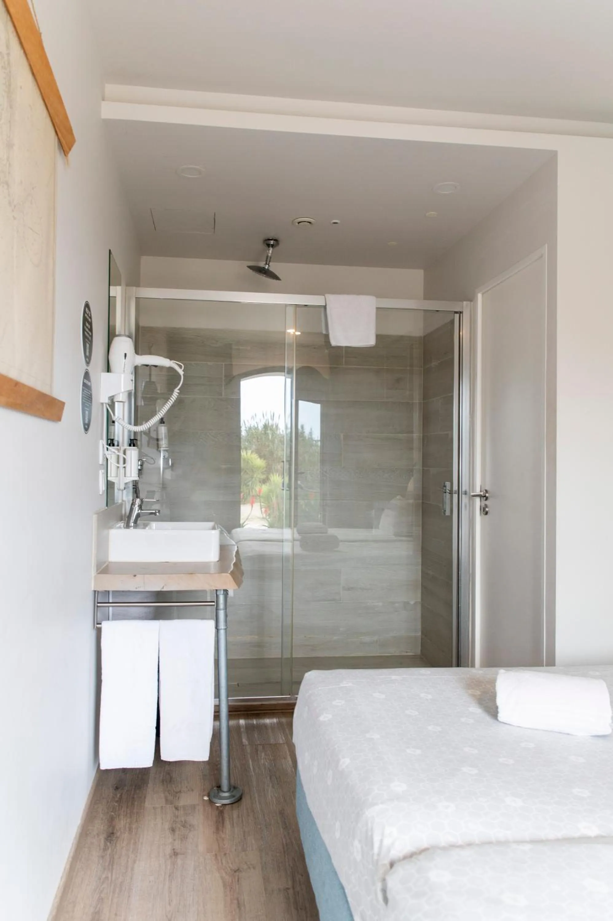 Bathroom, Bed in WOT Ericeira Surf Social