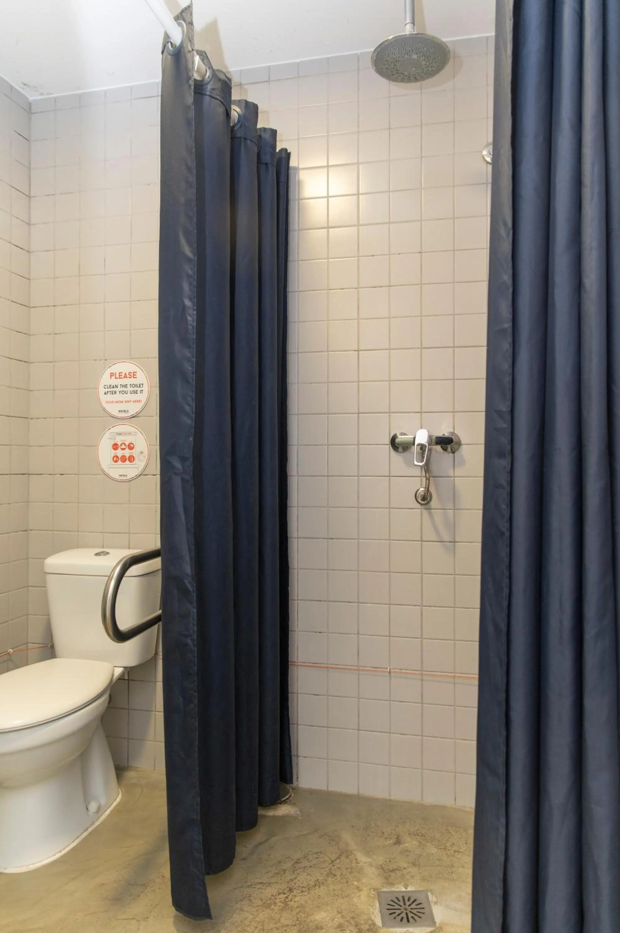 Shower in WOT Ericeira Surf Social